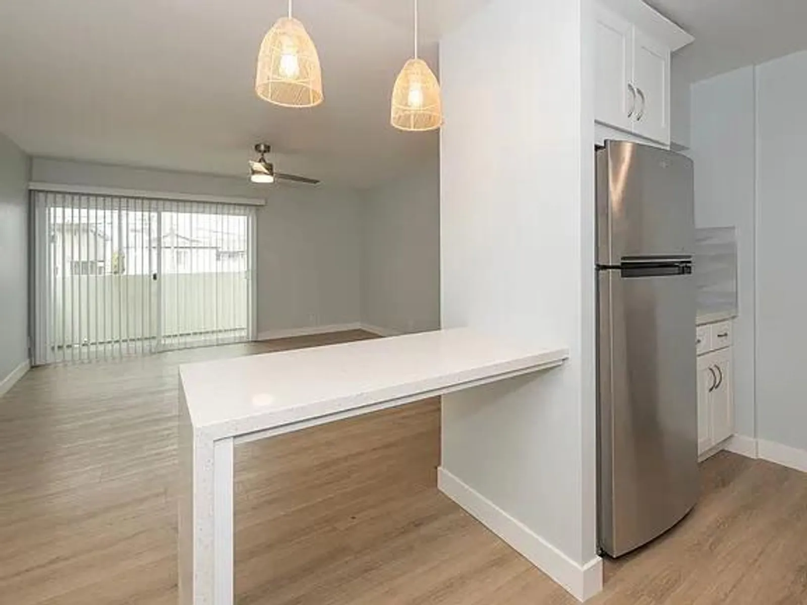 418 N Broadway 23