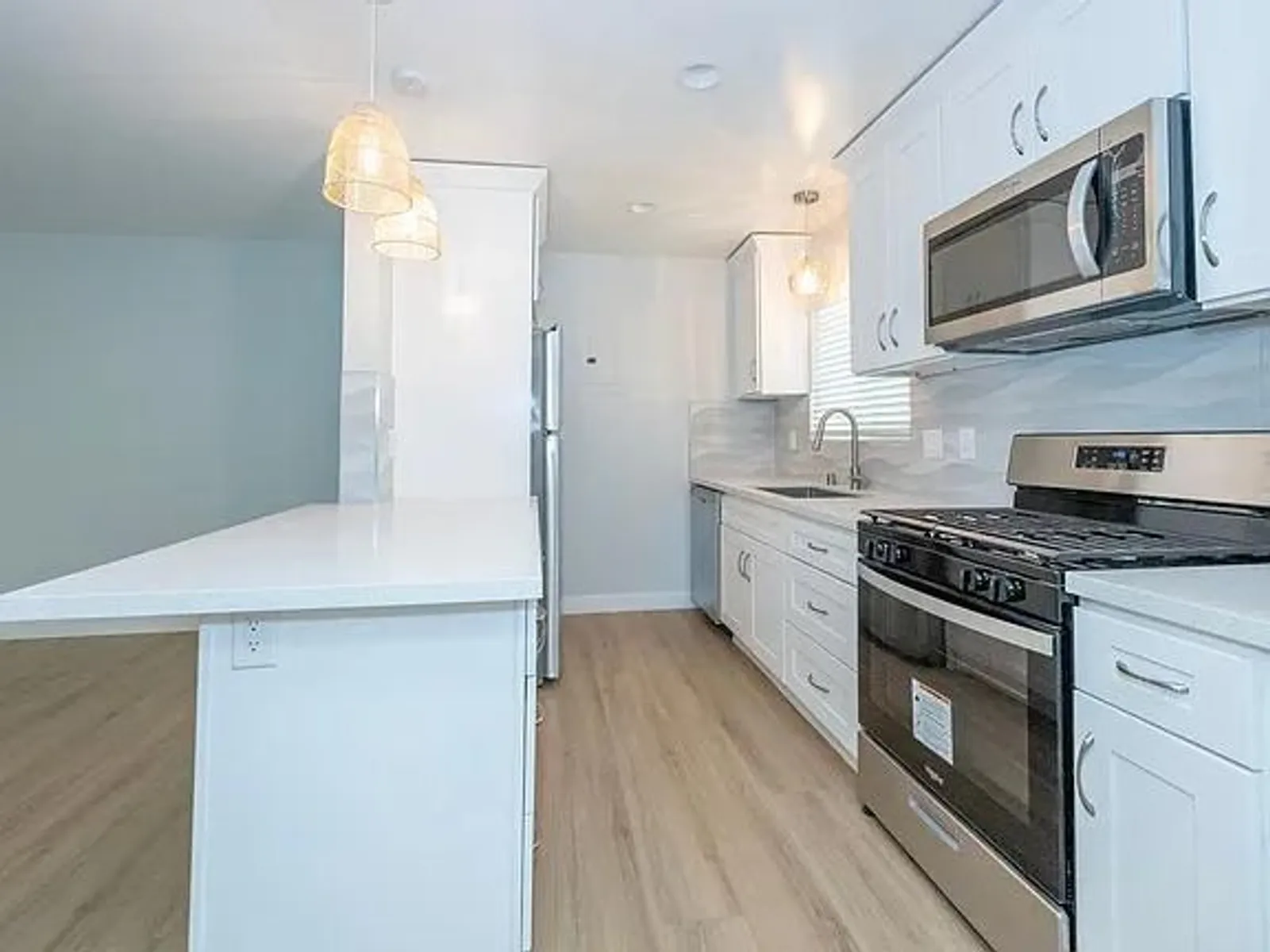 418 N Broadway 25