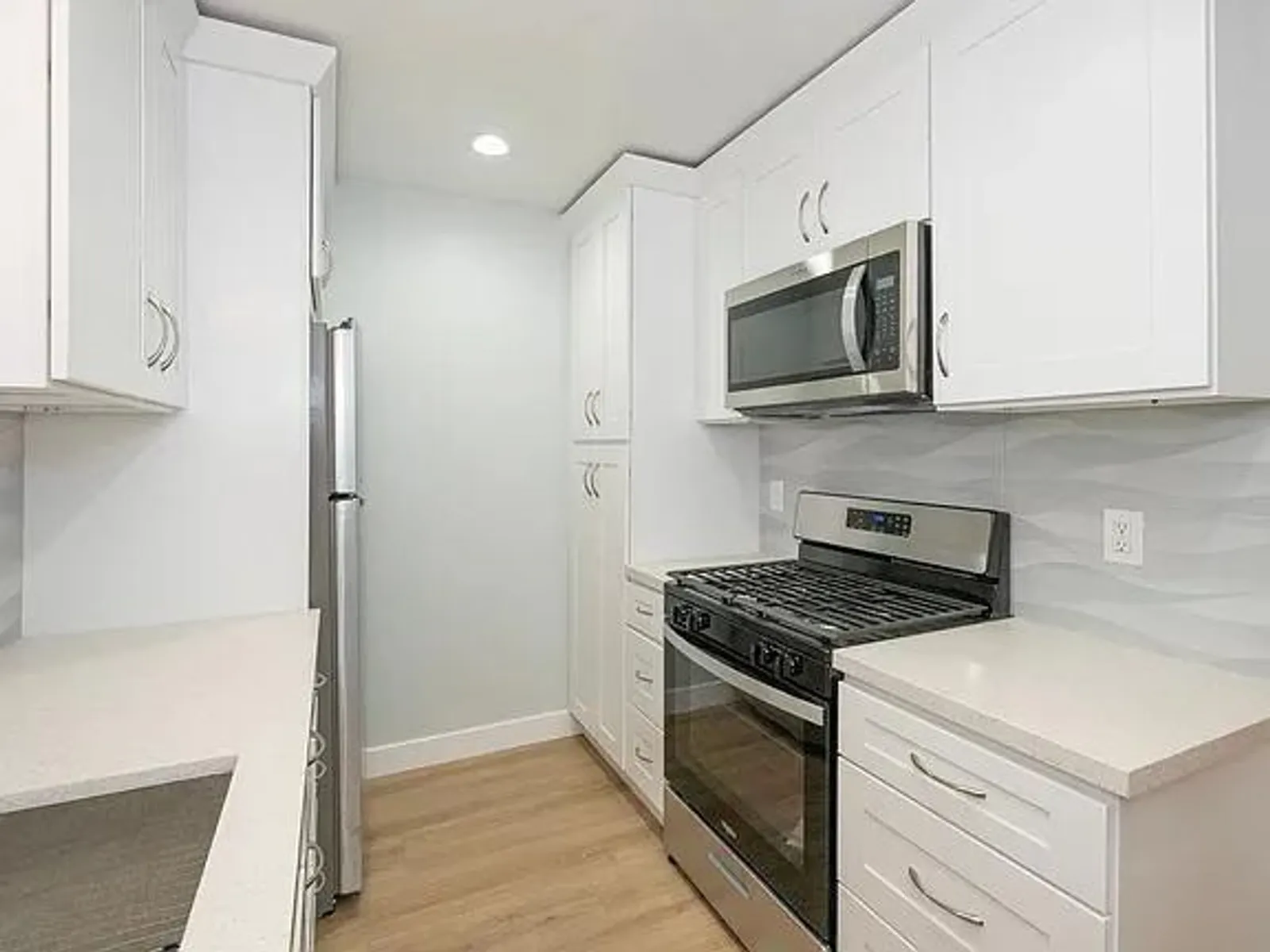 418 N Broadway 26