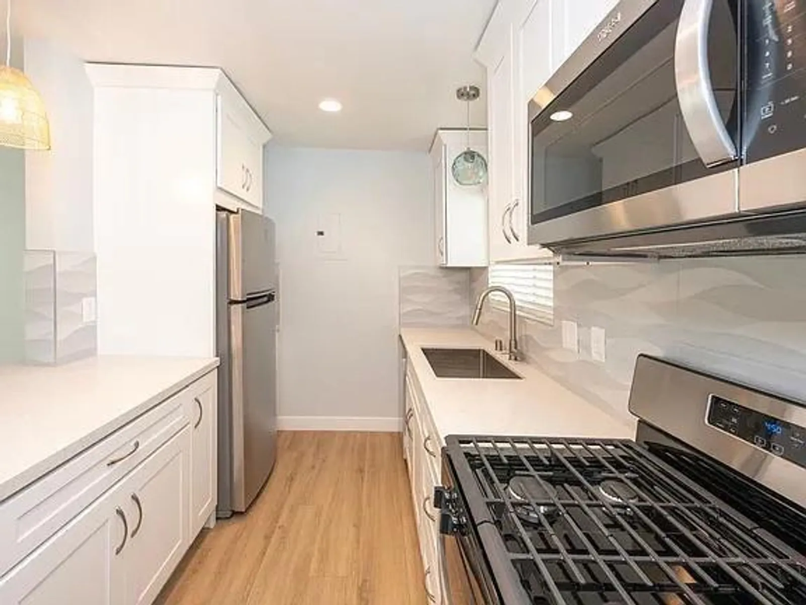 418 N Broadway 27