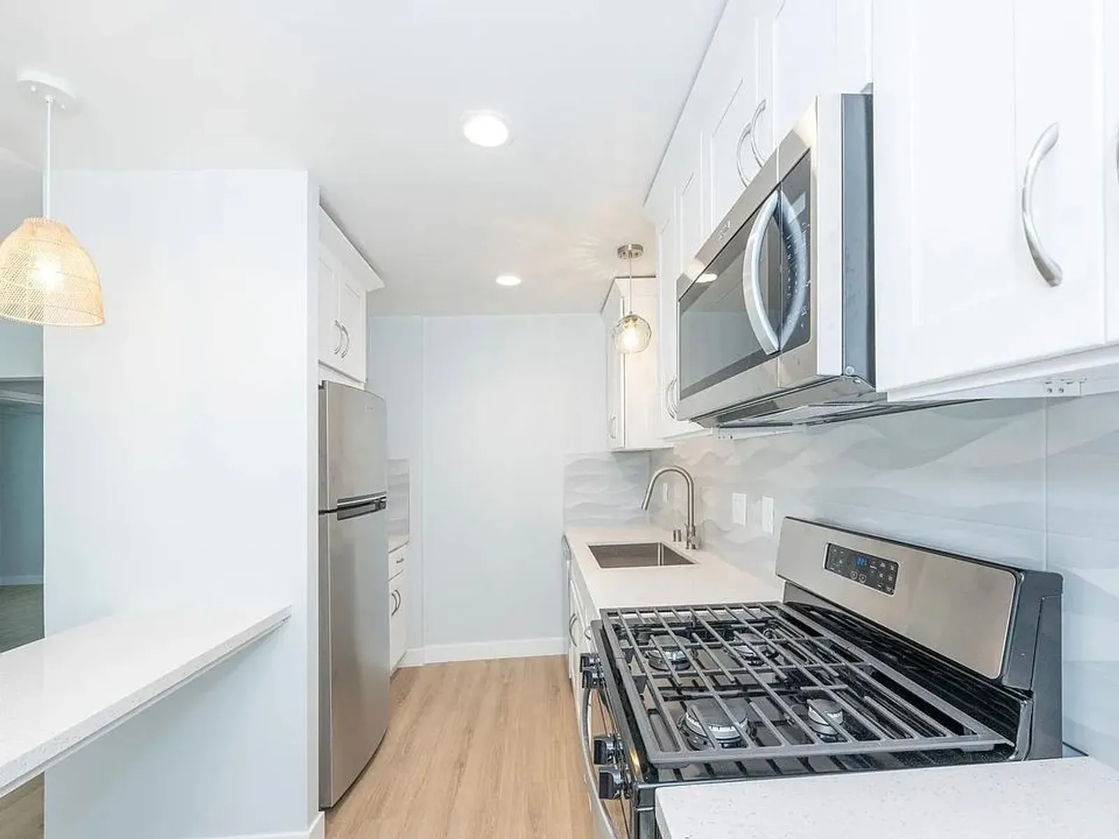 418 N Broadway 28