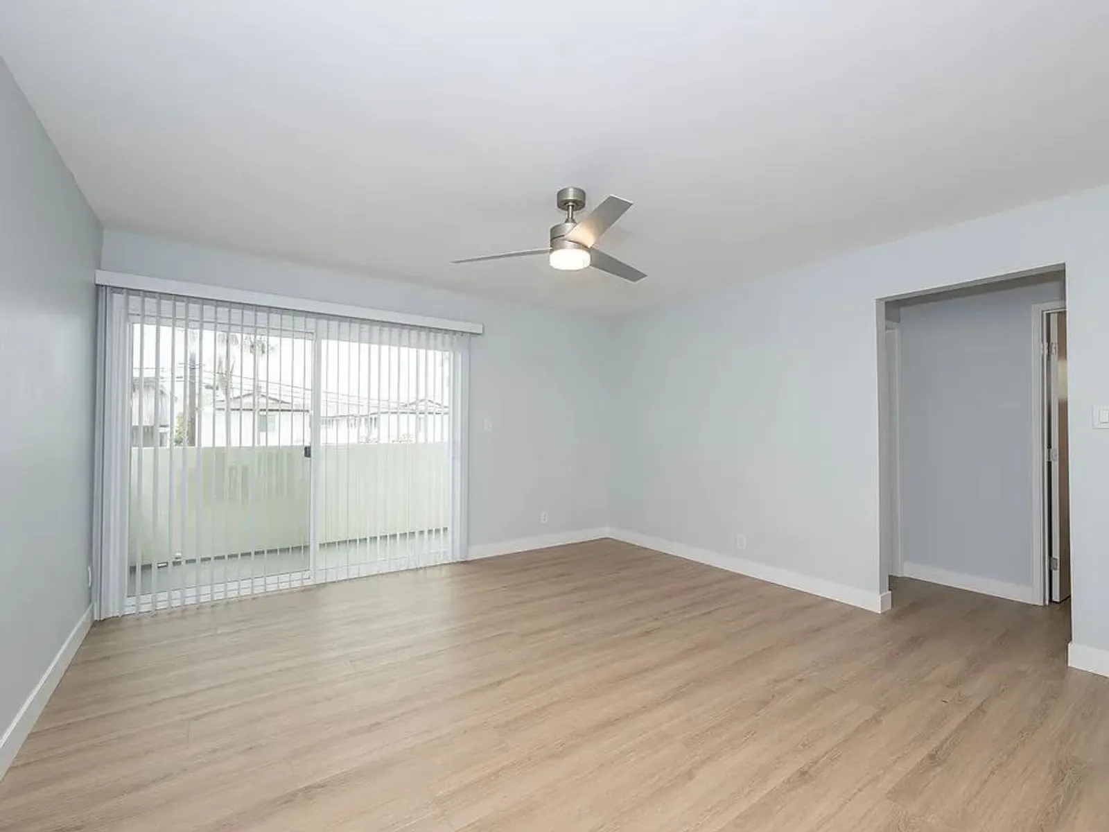 418 N Broadway 39