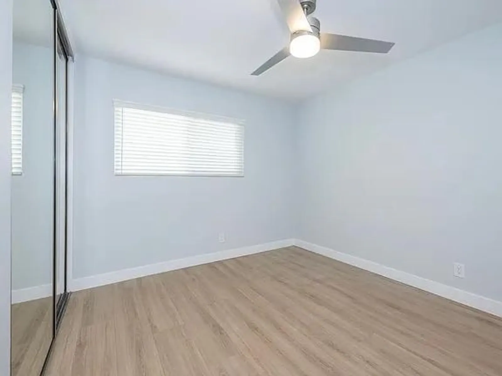 418 N Broadway 42