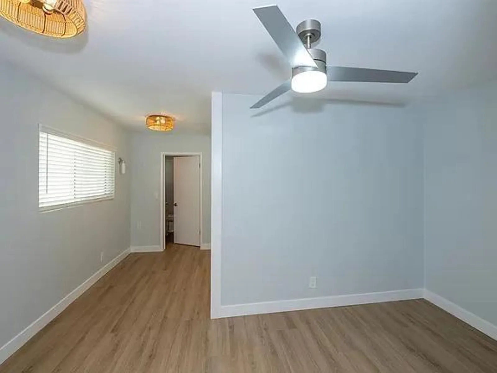 418 N Broadway 43