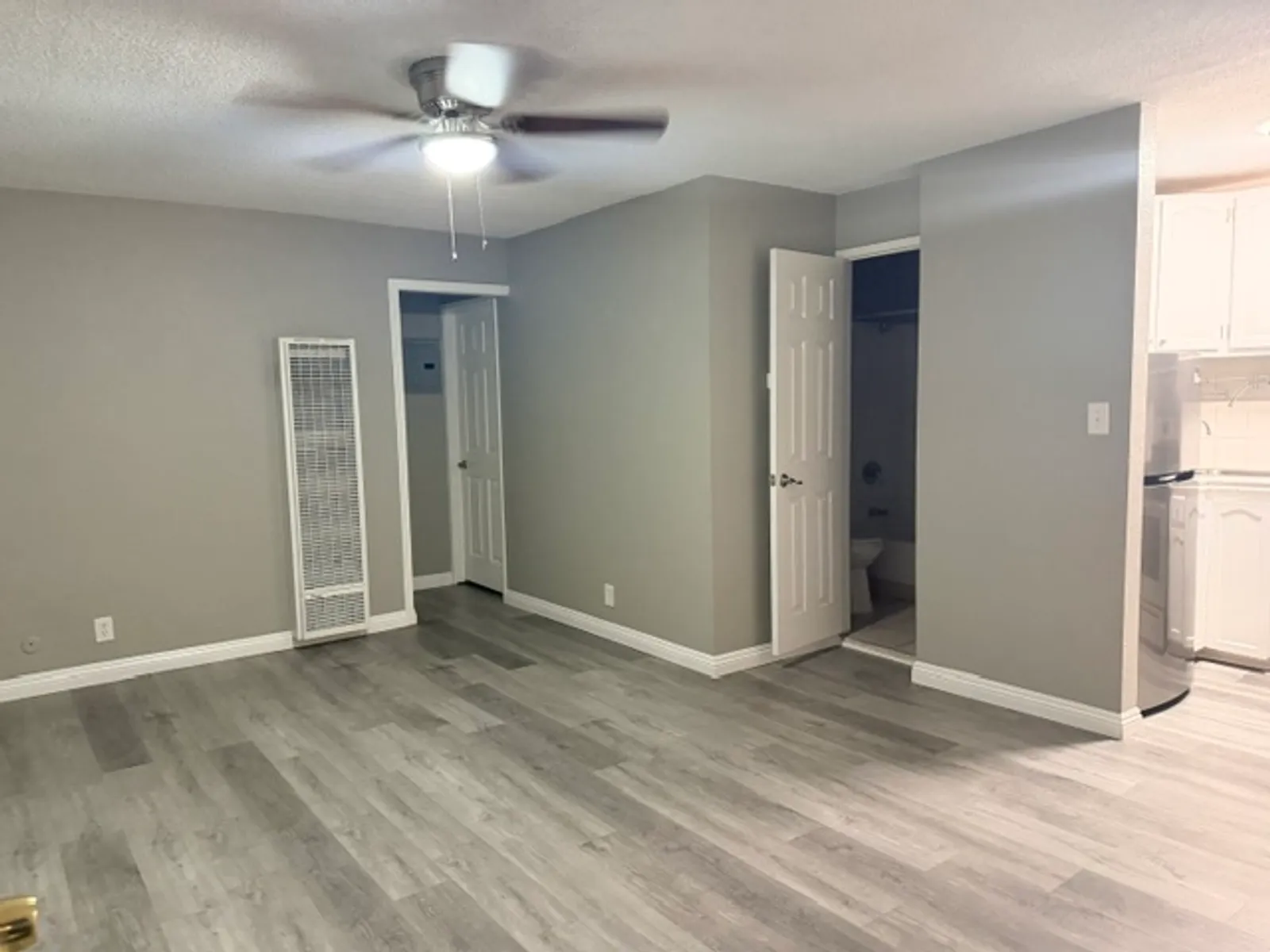 Apartment photo for 1032-1036 S Normandie Ave, photo 1