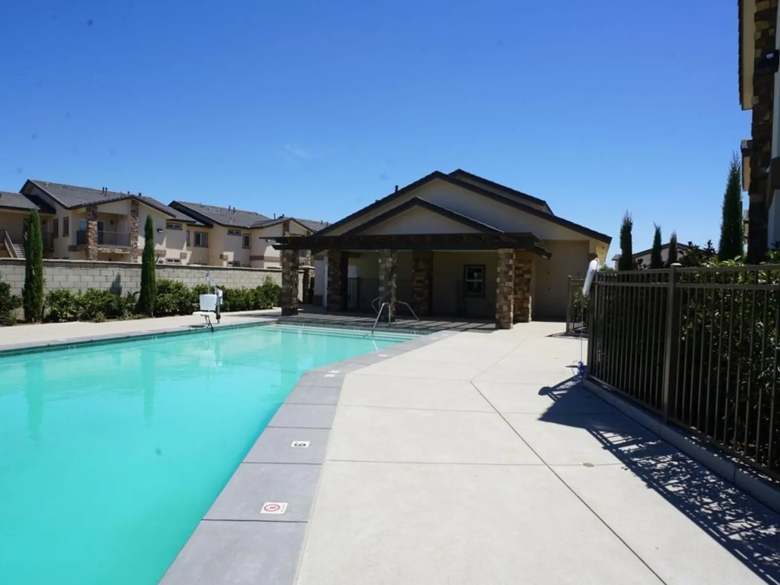 2600 Sablewood Drive 12