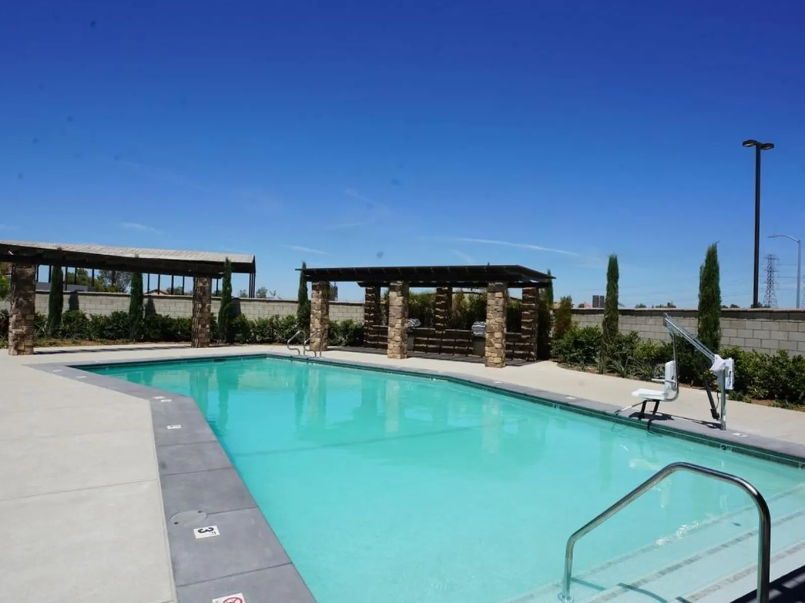 2600 Sablewood Drive 18