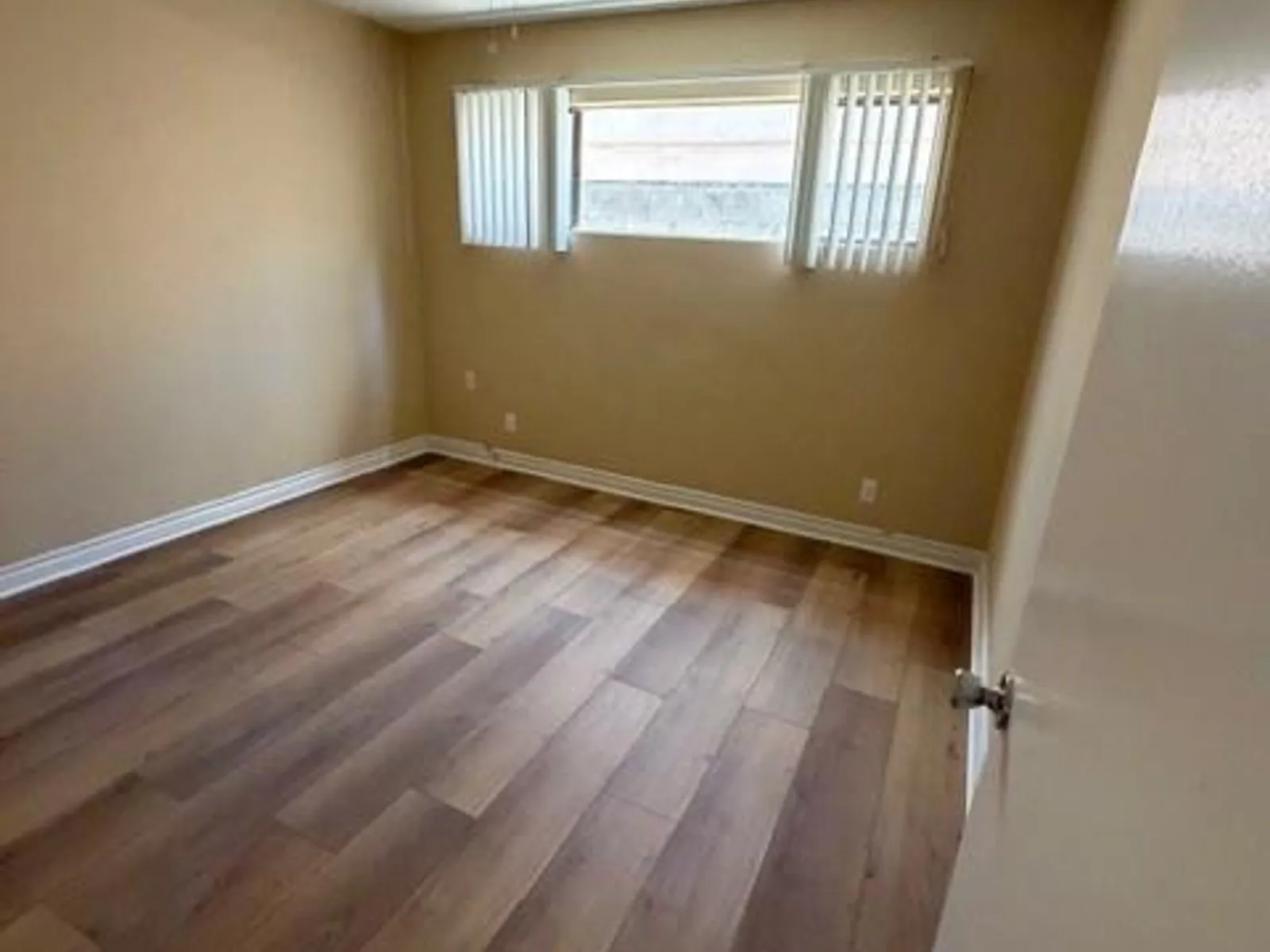 Apartment photo for 11126 Huston St - 4