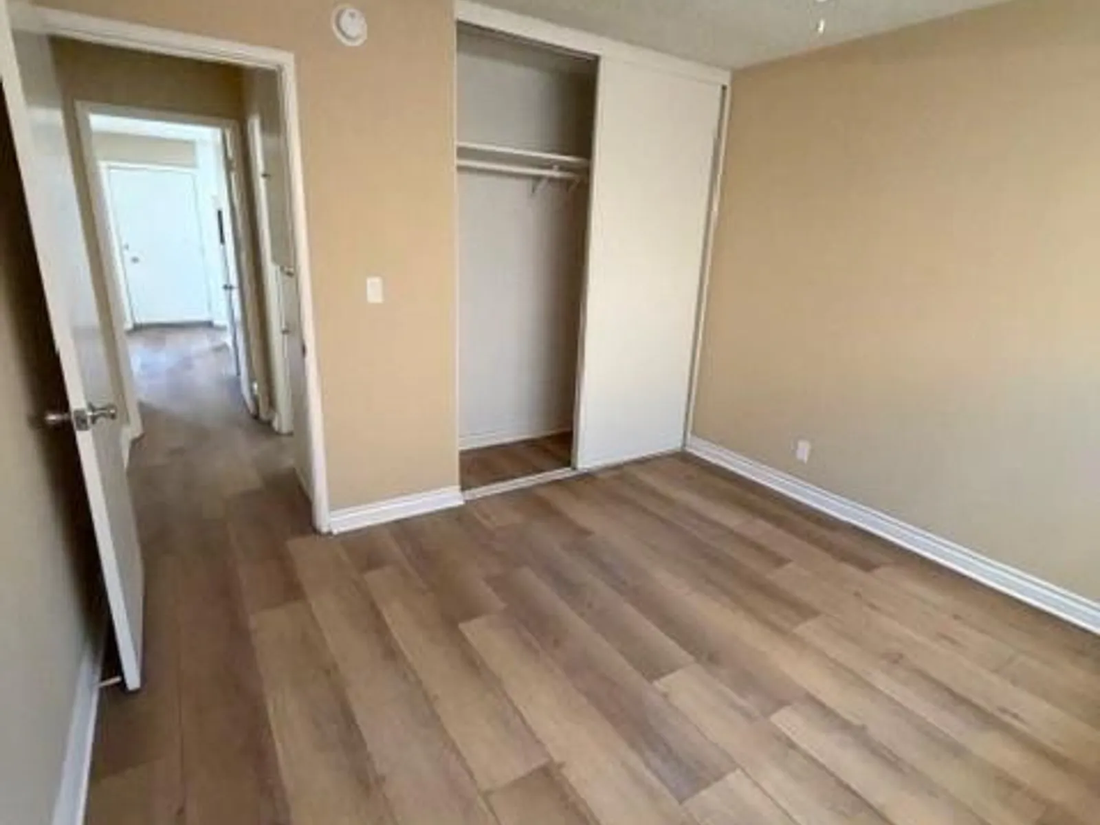 Apartment photo for 11126 Huston St - 7