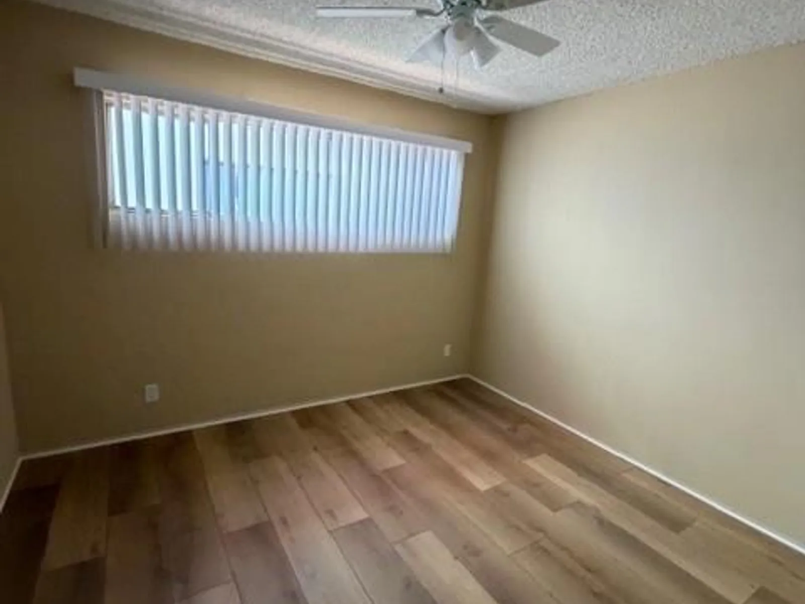 11126 Huston St 5