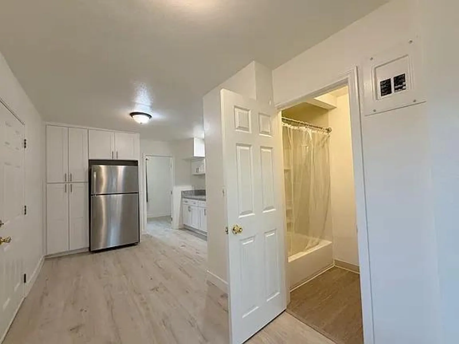 1823 Gardenia Ave 2