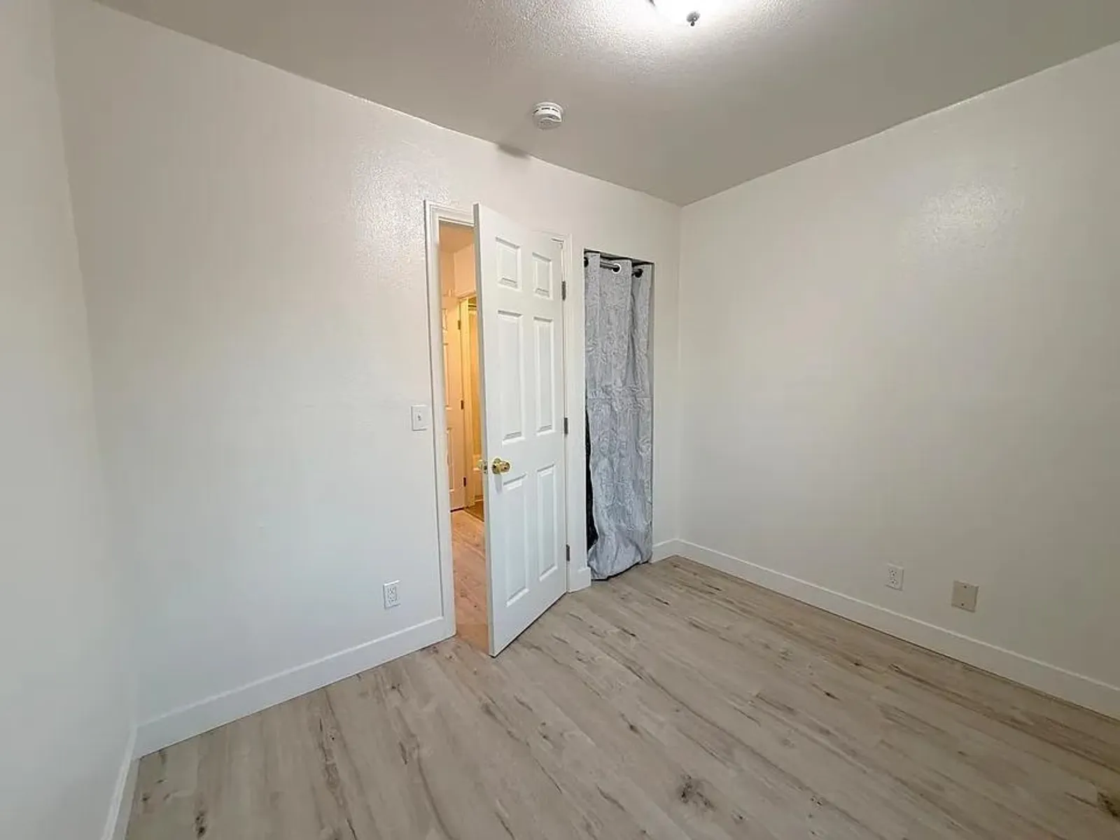 1823 Gardenia Ave 9