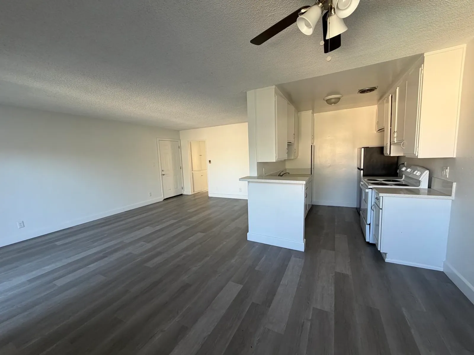 15040 Parthenia St. - 6