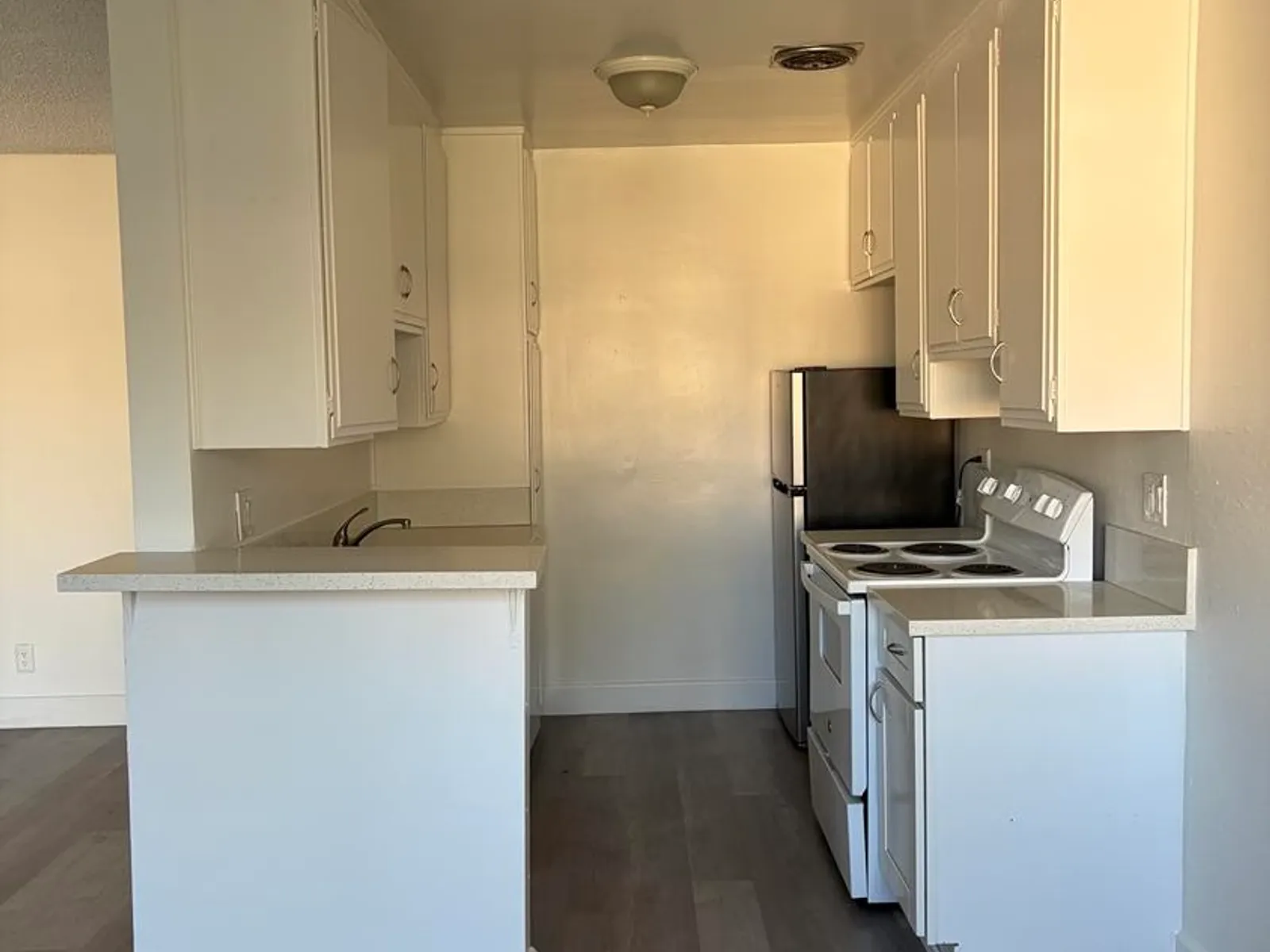 15040 Parthenia St. - 7
