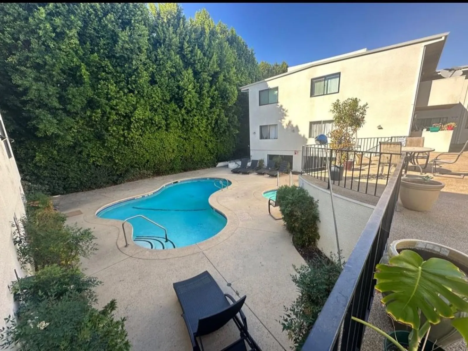 5101 Balboa Blvd - 4