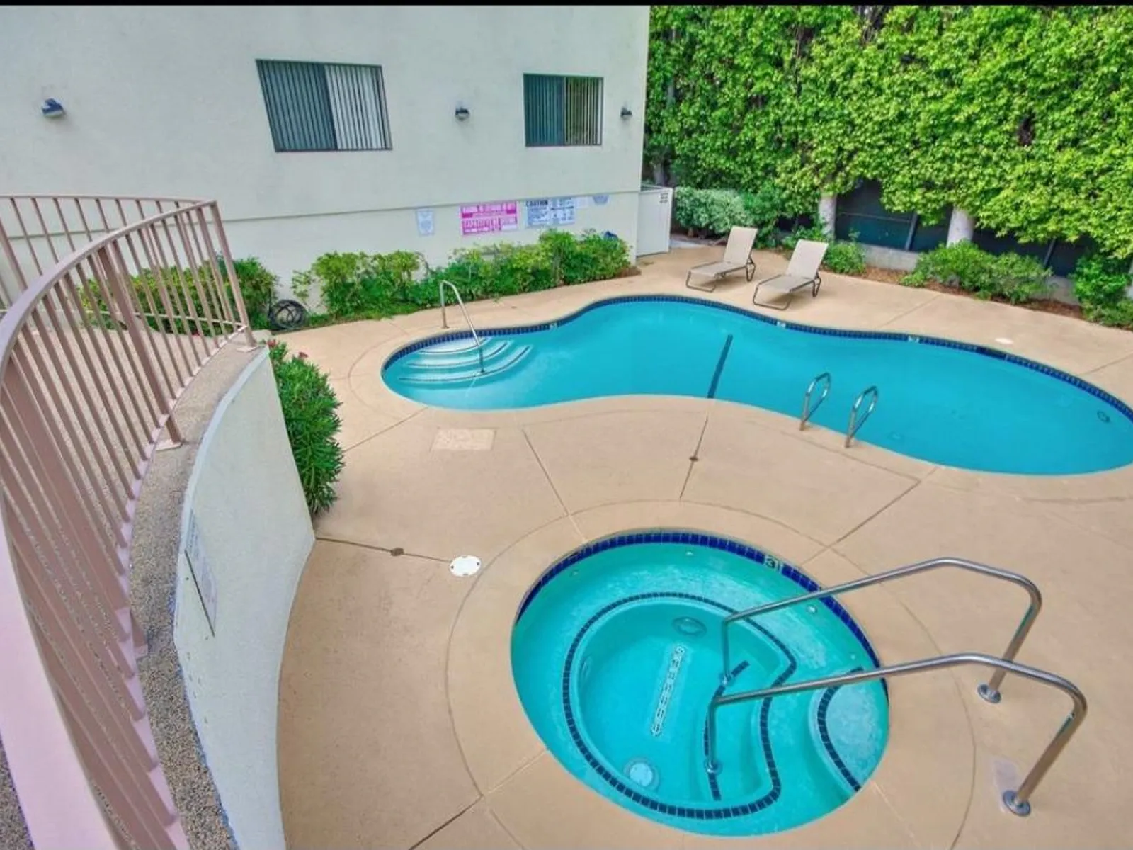 5101 Balboa Blvd - 5