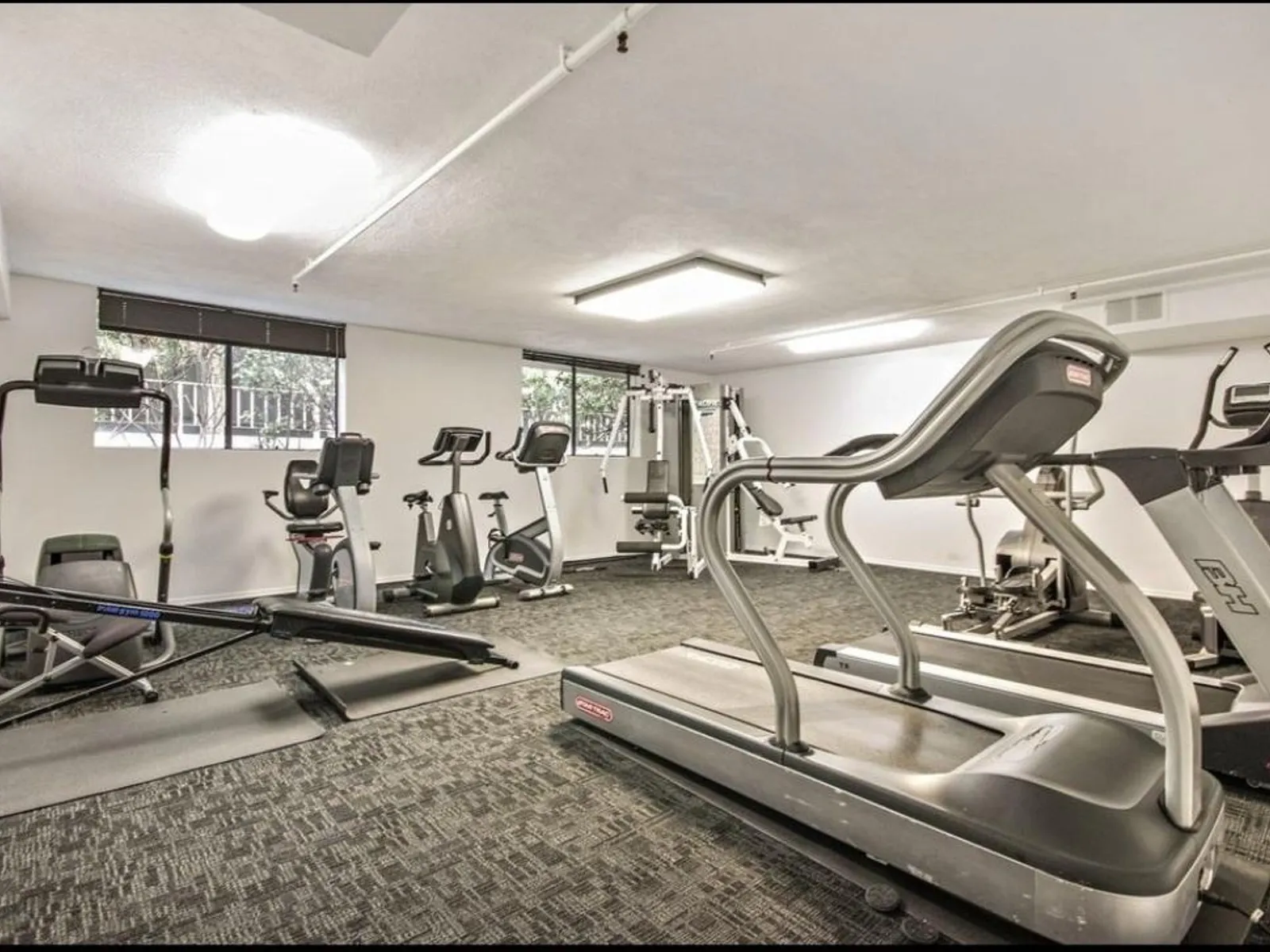 5101 Balboa Blvd - 6