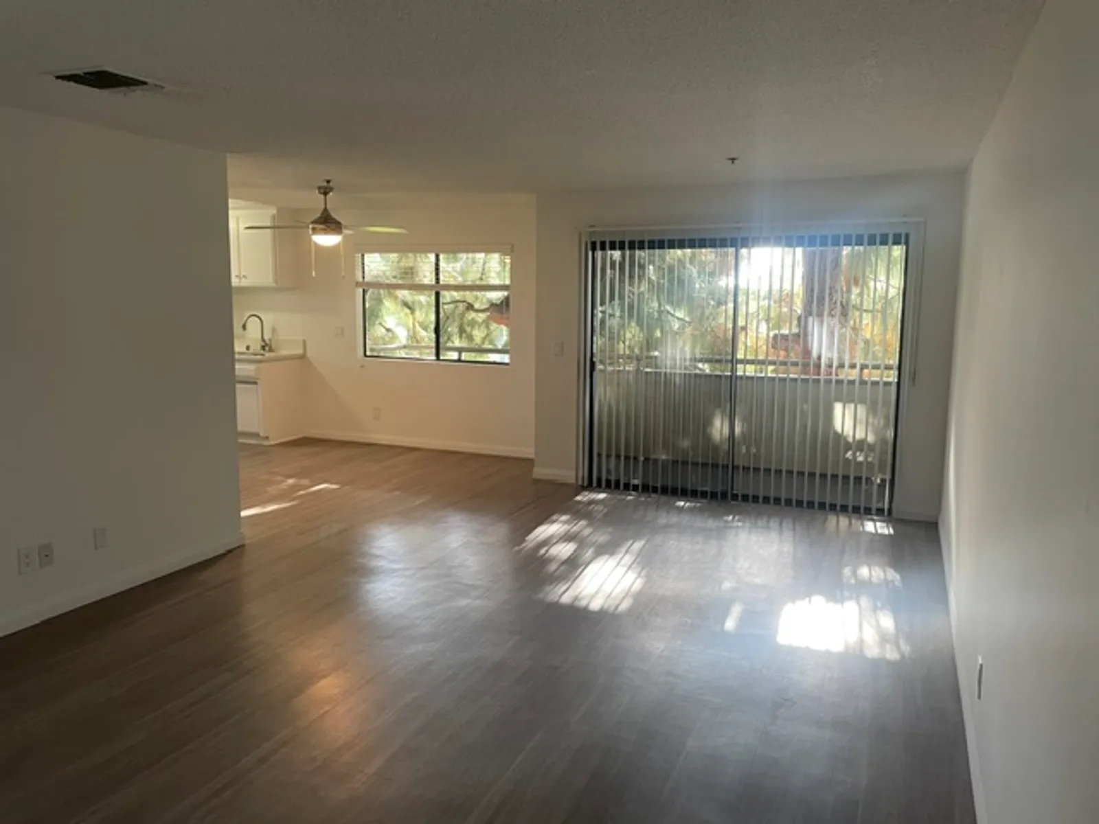 5101 Balboa Blvd 2
