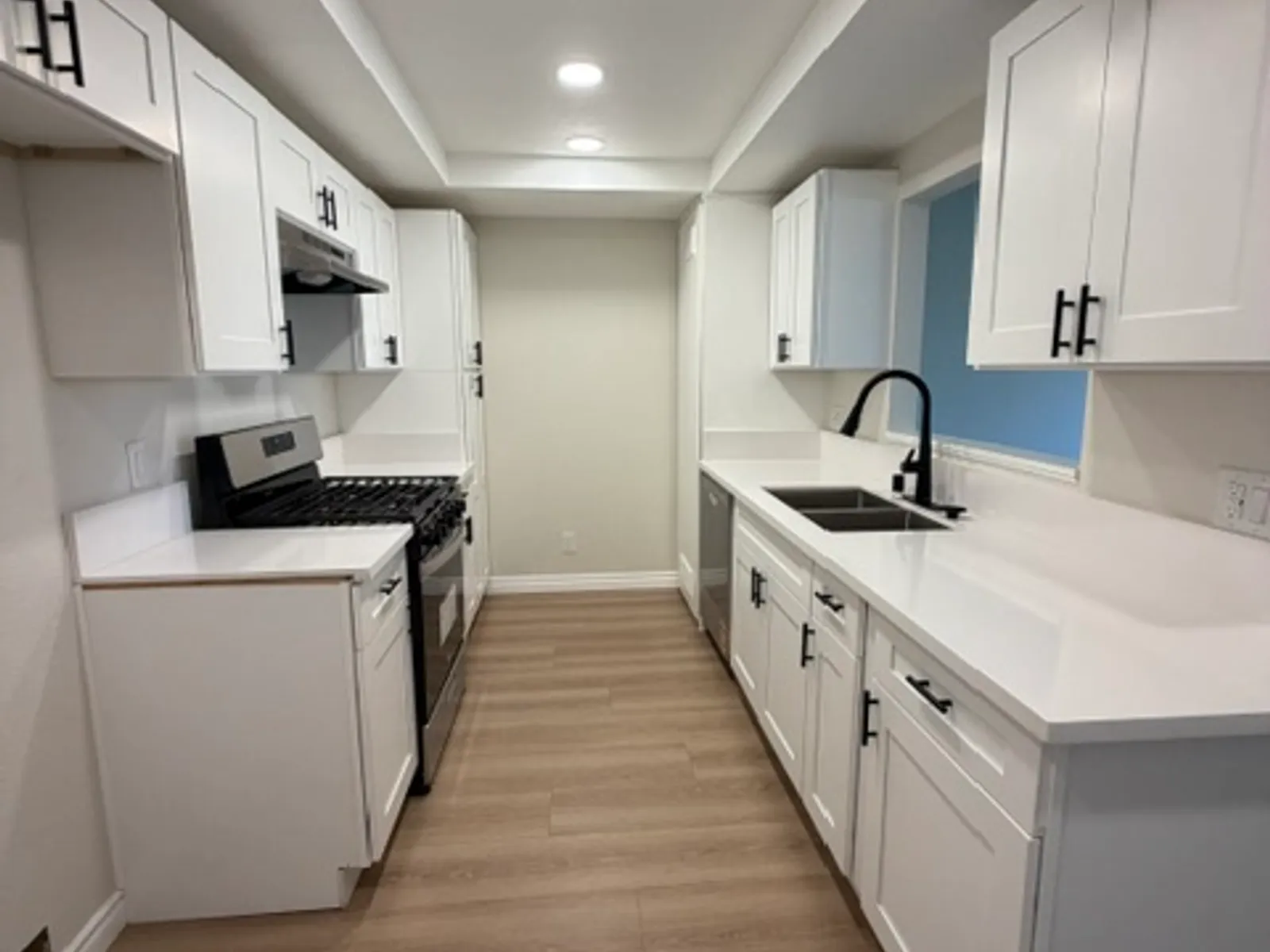 Apartment photo for 814 W. Redondo Beach Blvd., photo 1
