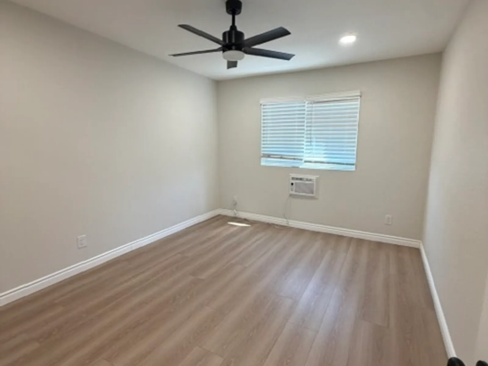 Apartment photo for 814 W. Redondo Beach Blvd. - 5