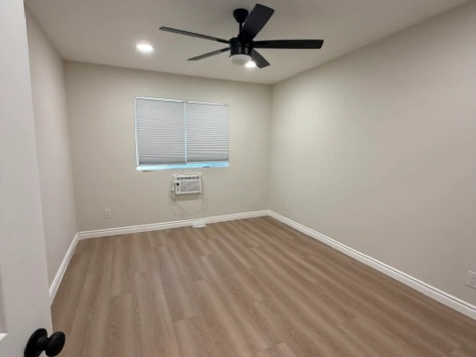 Apartment photo for 814 W. Redondo Beach Blvd. - 4