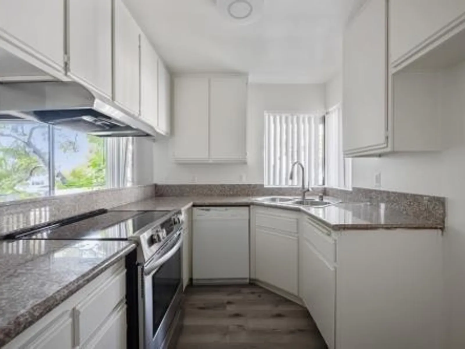 1444 N. Poinsettia Place 3