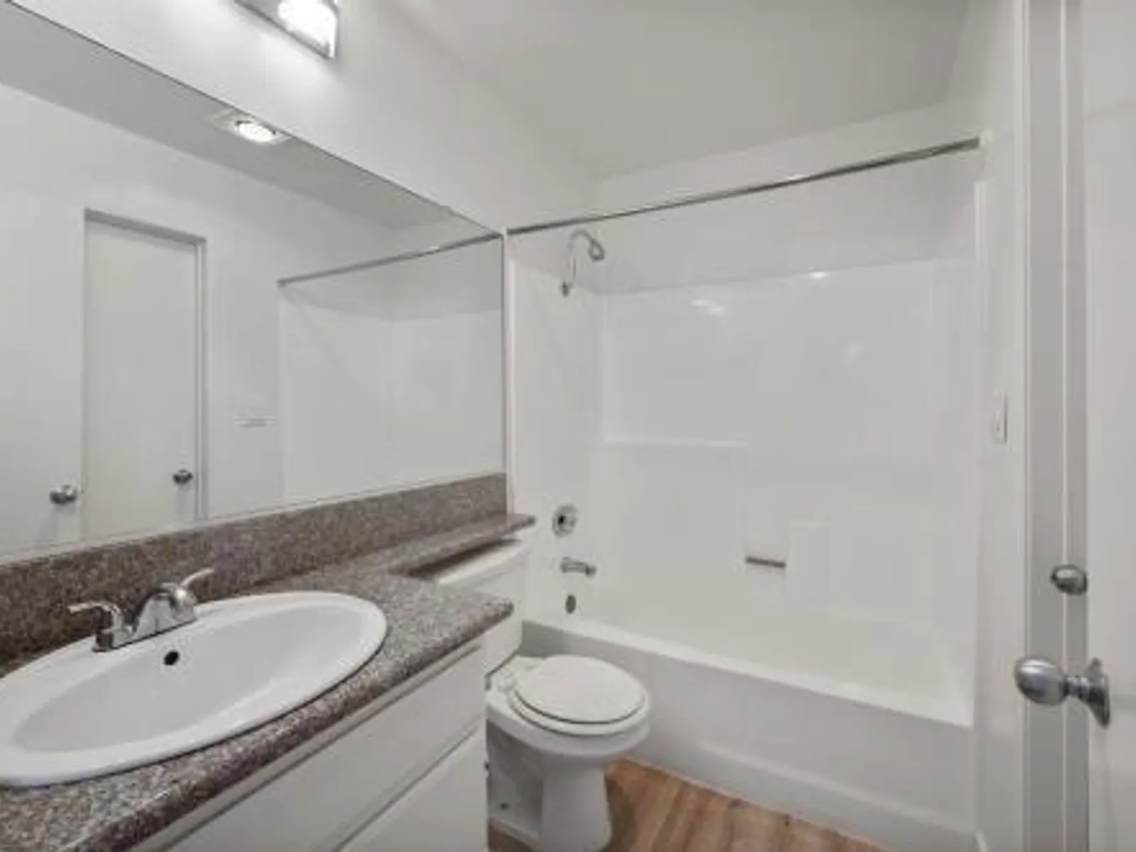 1444 N. Poinsettia Place 5