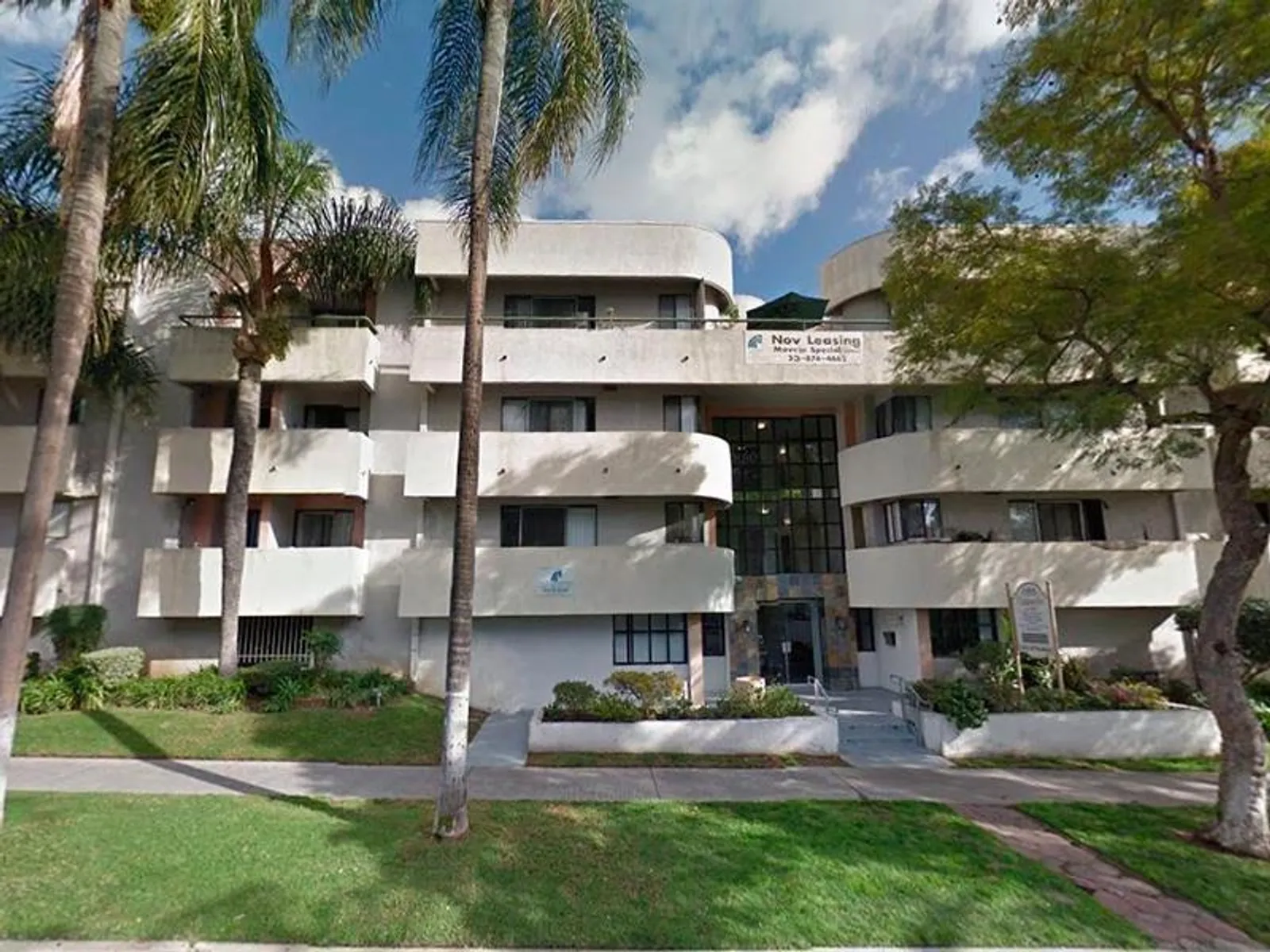 1444 N. Poinsettia Place 3