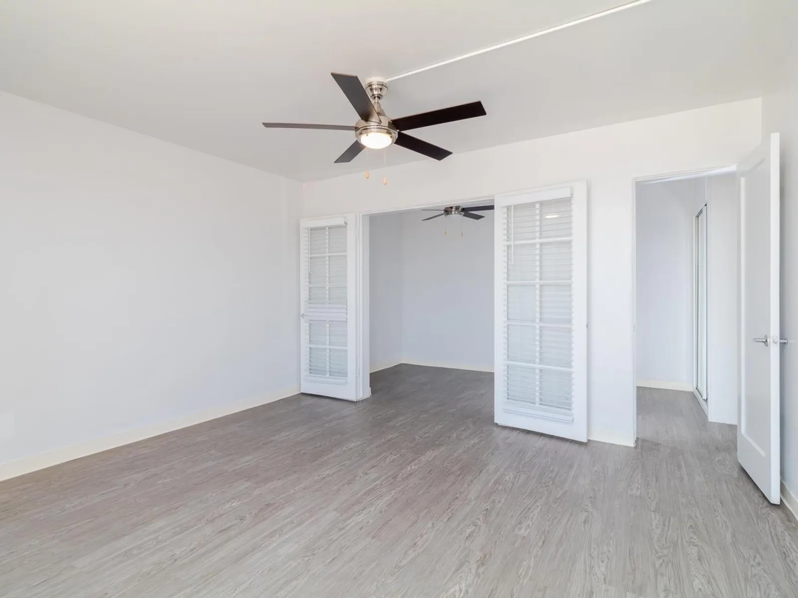 Apartment photo for 1628-1724 East Ocean Blvd., photo 2
