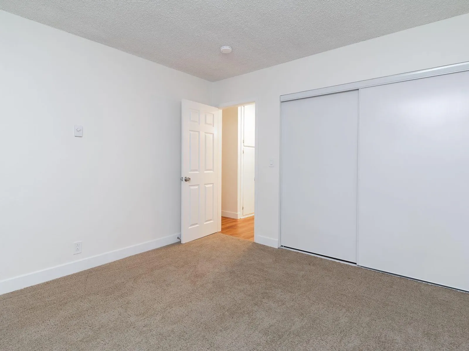1254 E. 1st Street 7