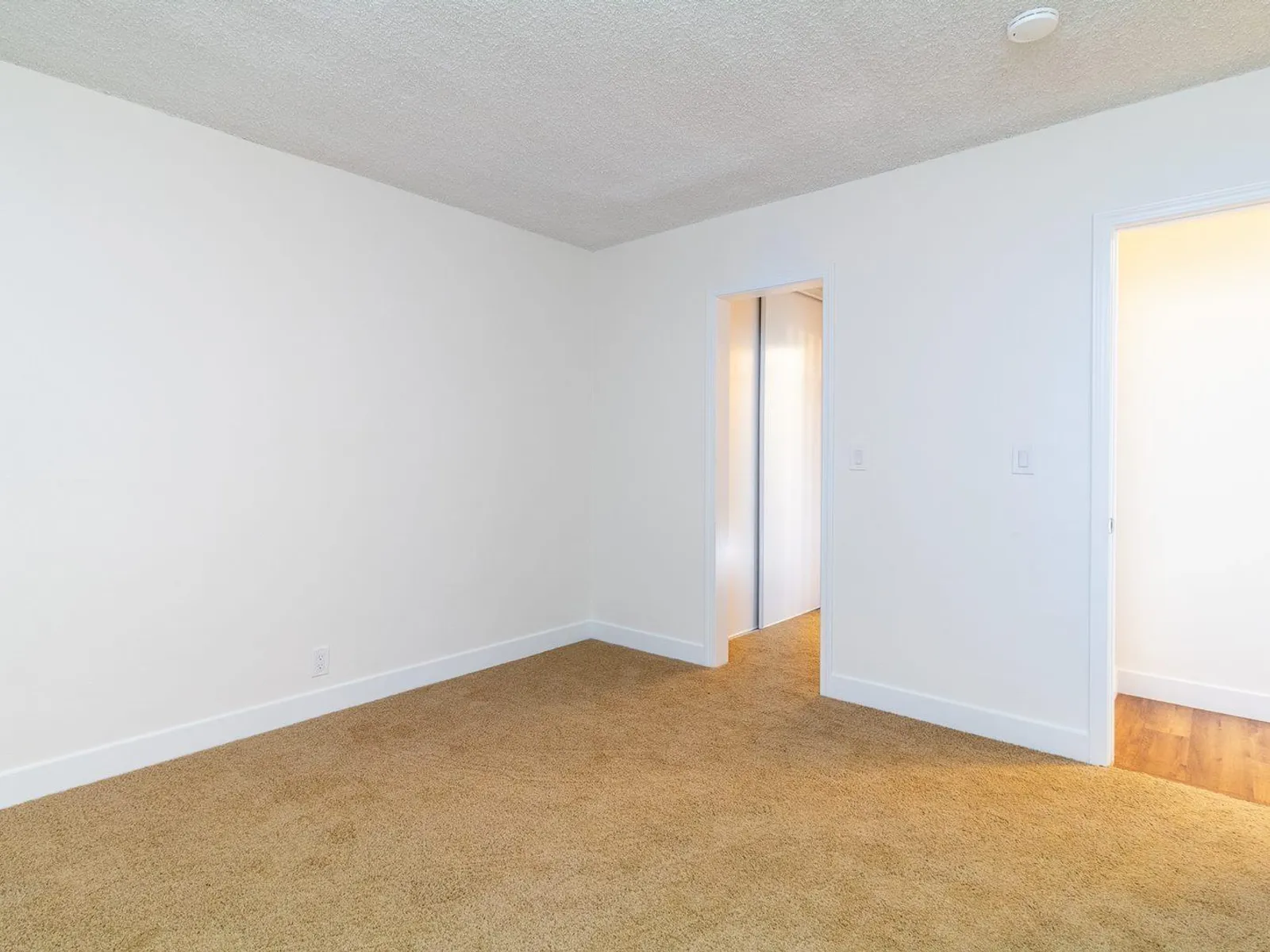 1254 E. 1st Street 8