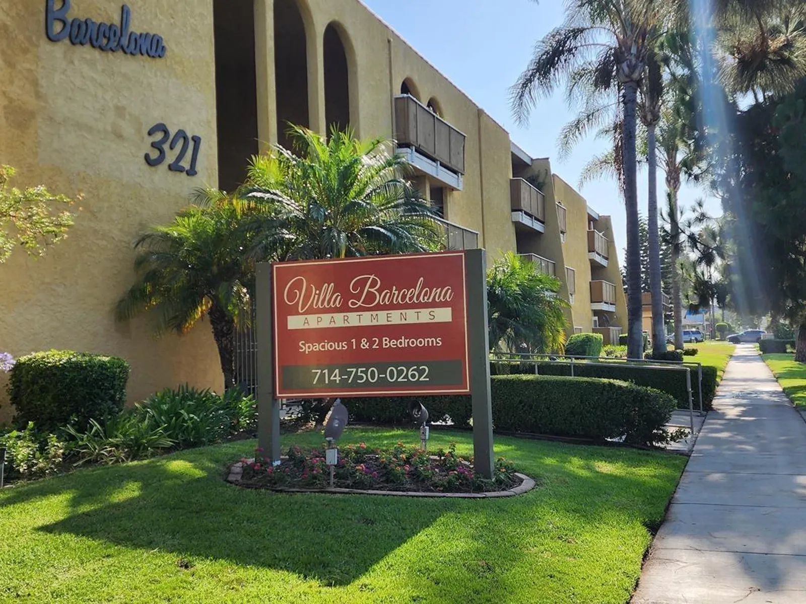 Apartment photo for 321 E. Orangewood Ave., photo 2