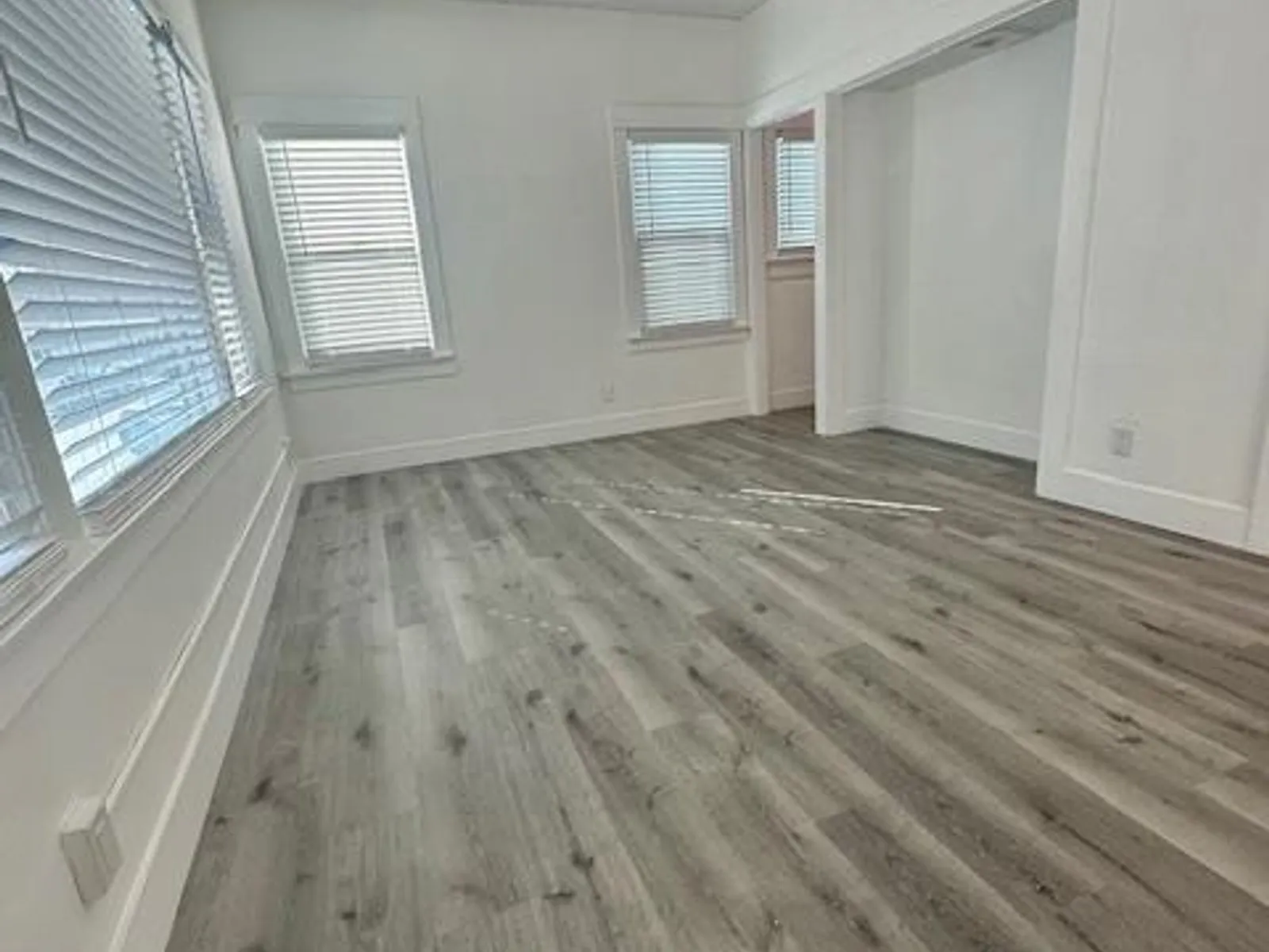 65 Roswell Ave. 3