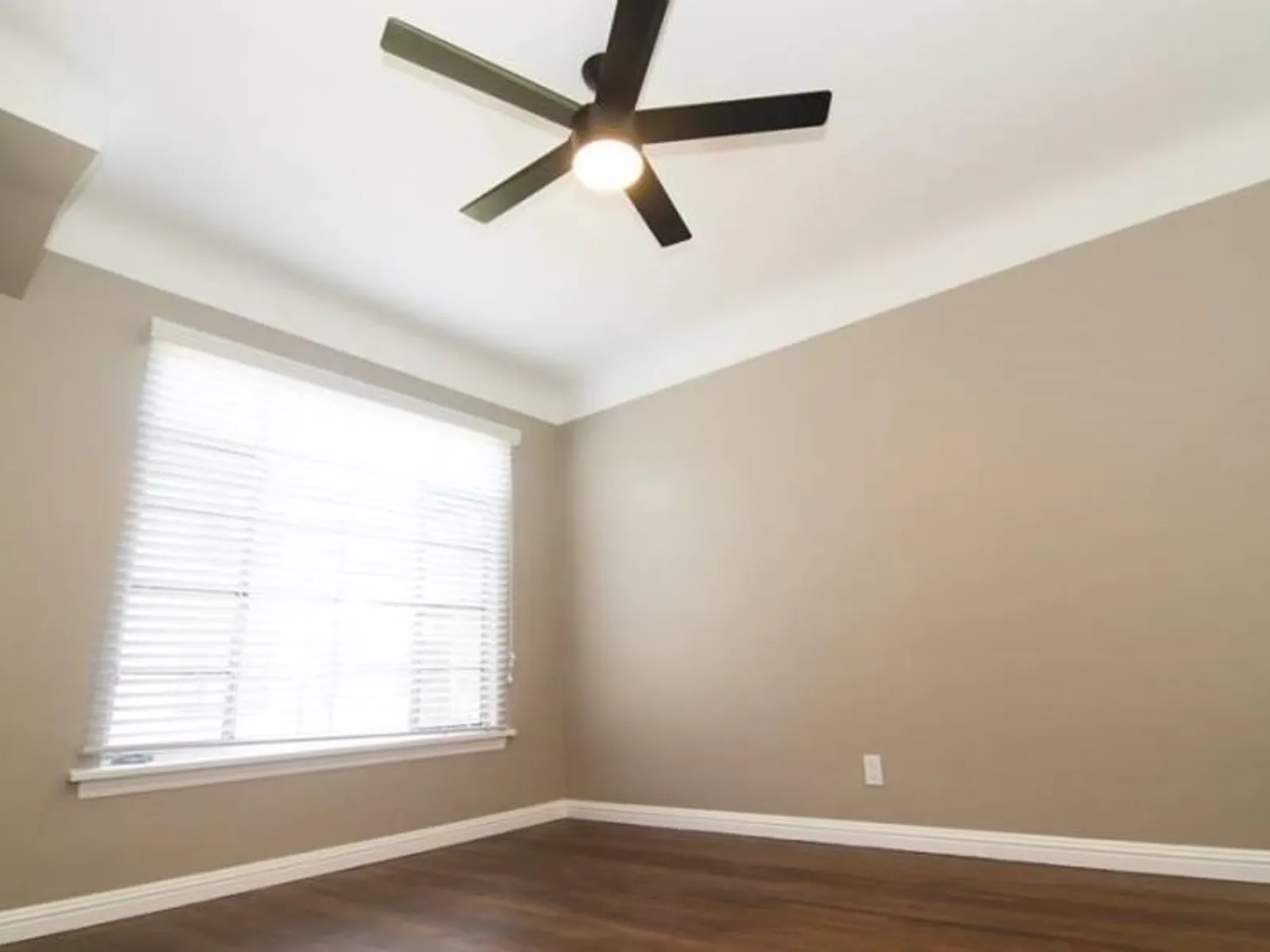 3617-3627 Ocean Blvd 21