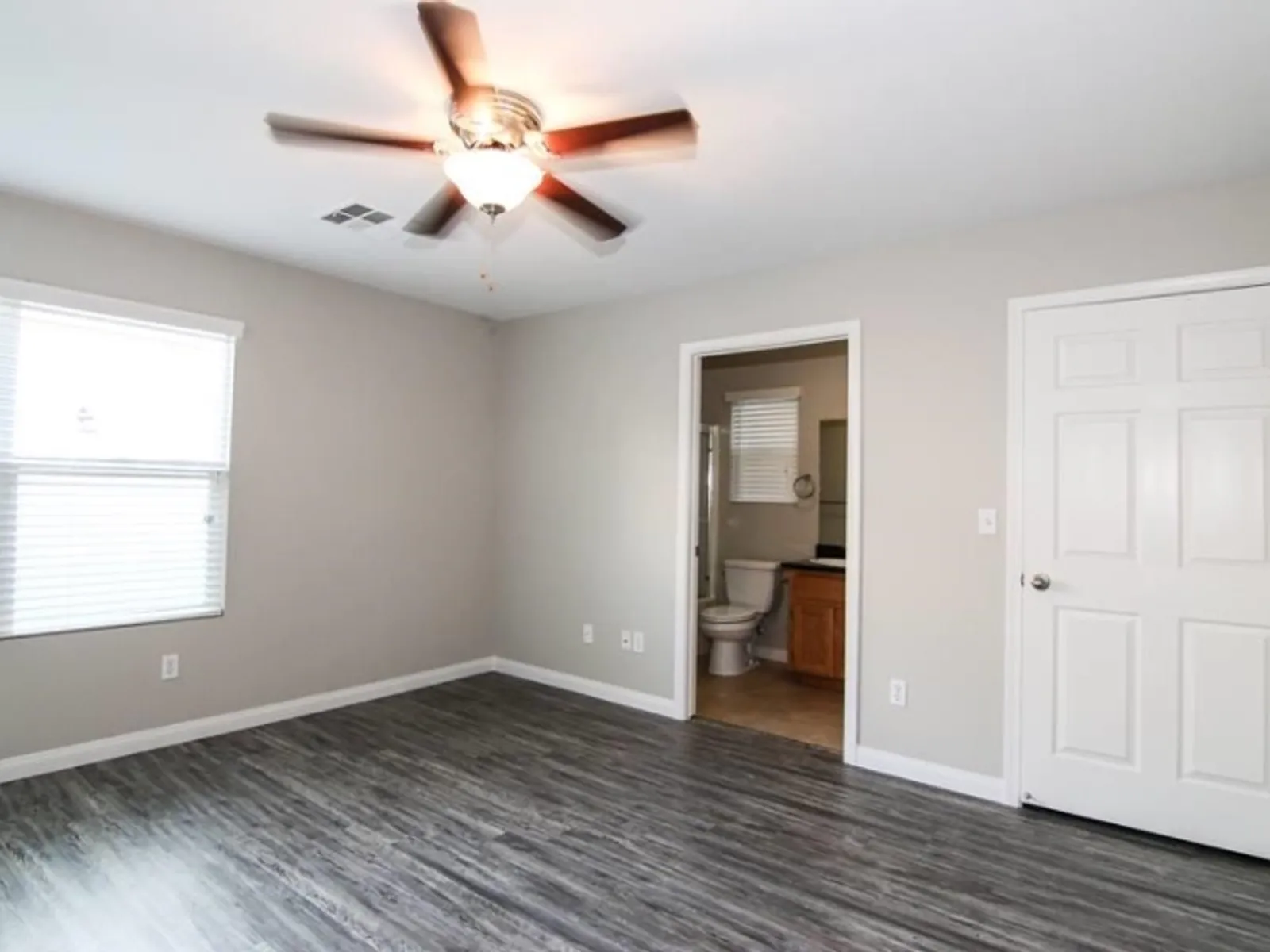 10720 Brimhall Rd. 28
