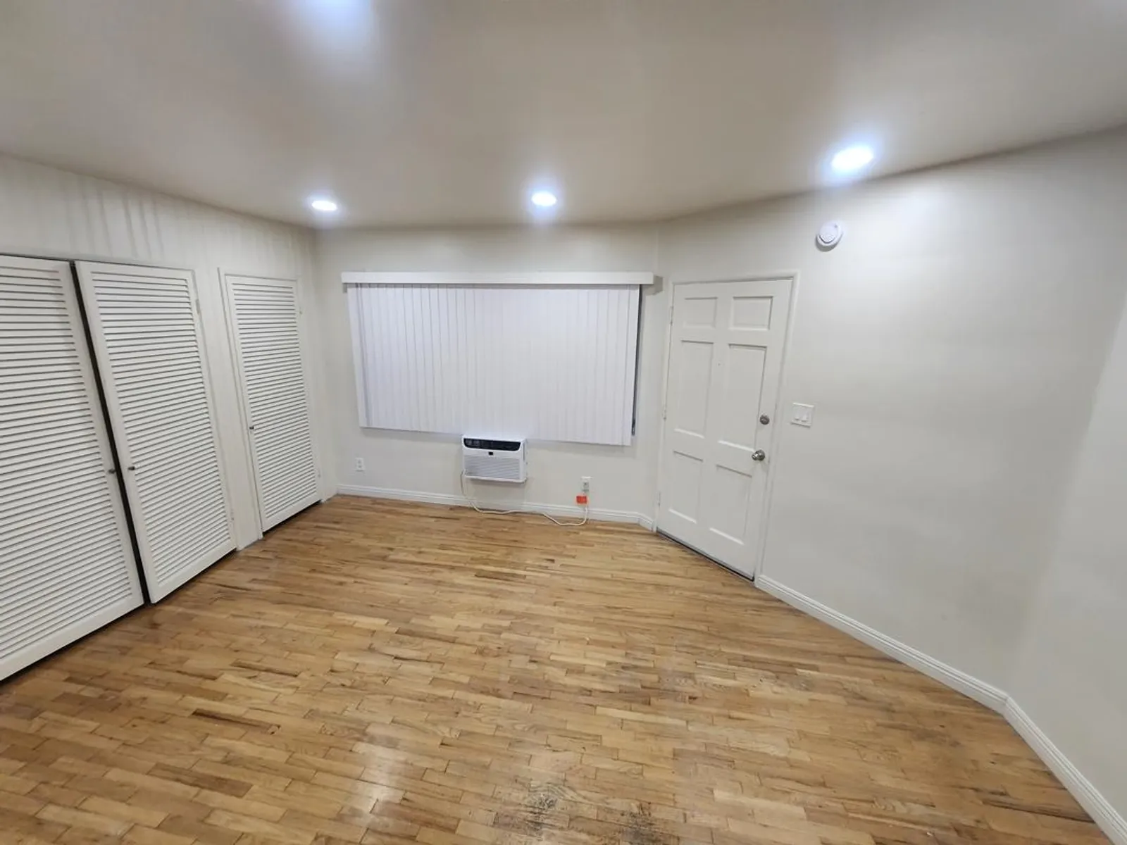 6326 Coldwater Cyn - 5
