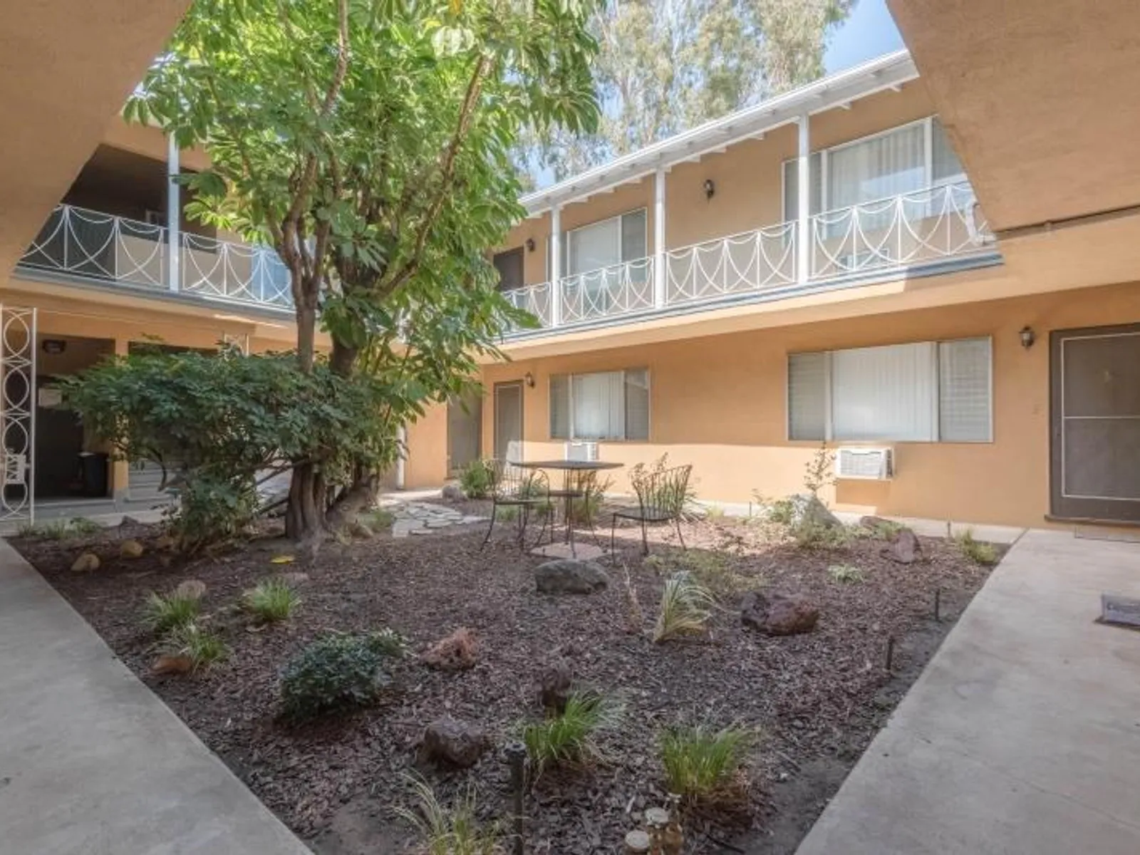 6326 Coldwater Cyn 5