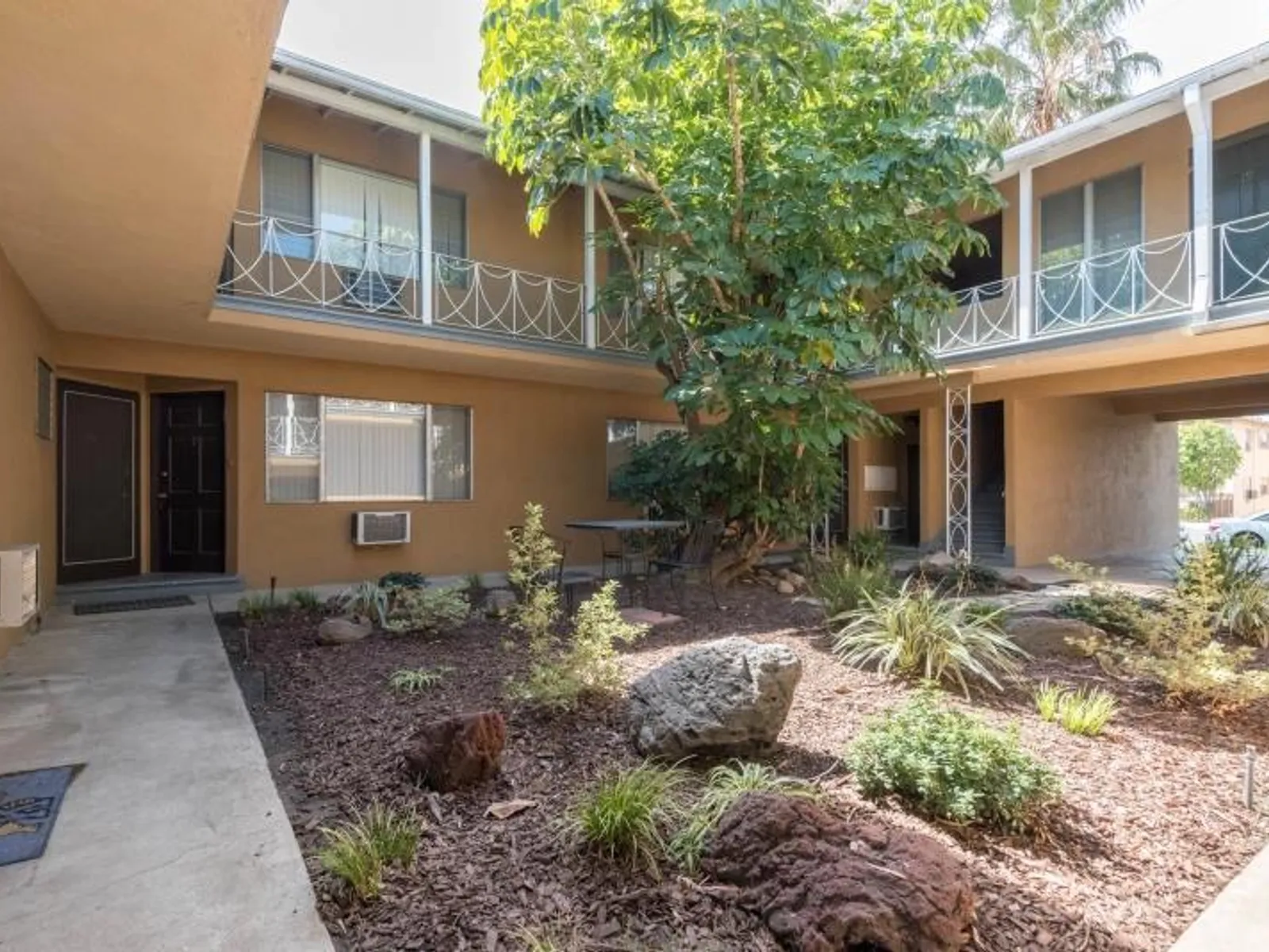 6326 Coldwater Cyn 6