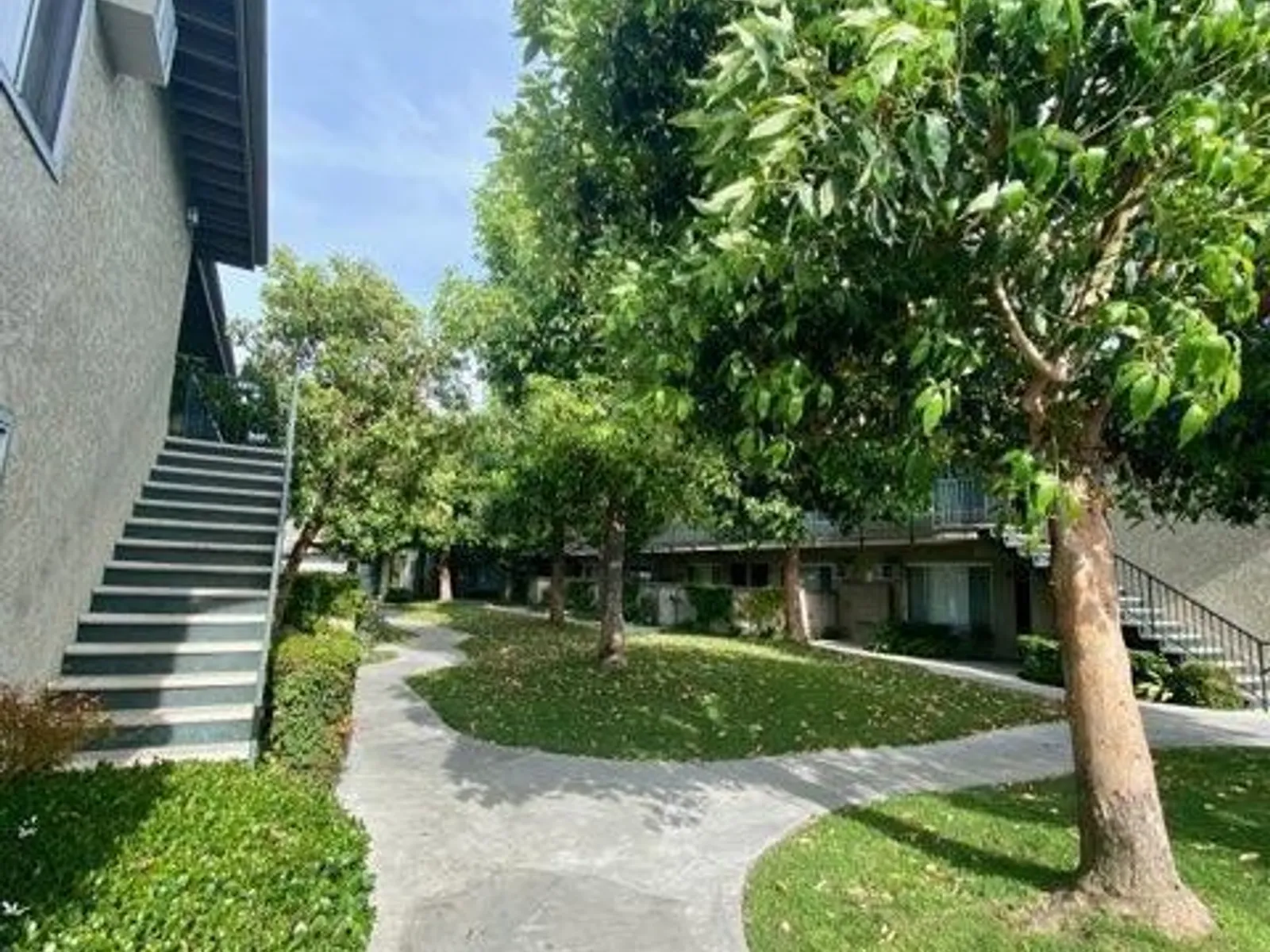 13210 Woodruff Ave 4