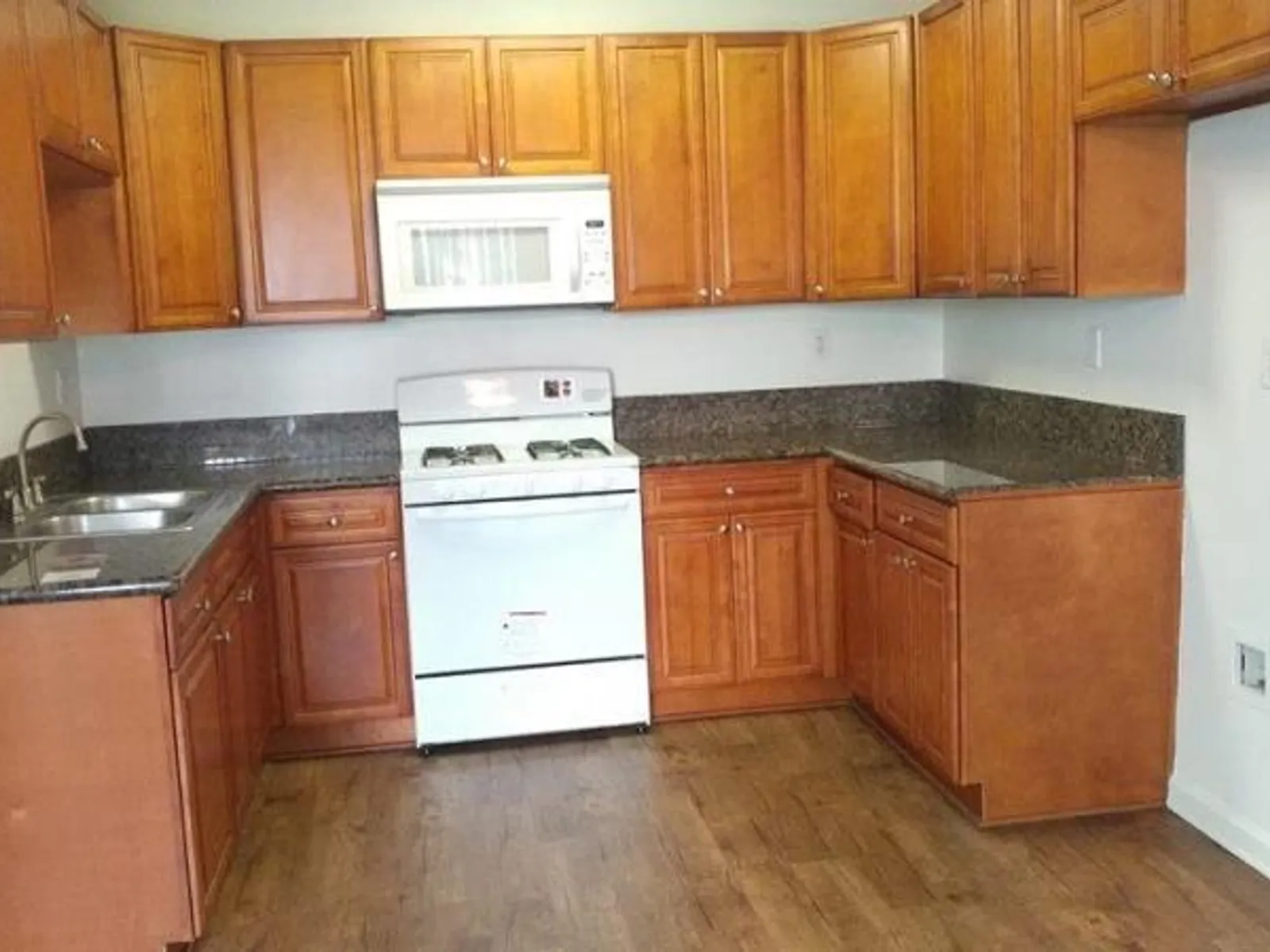 13210 Woodruff Ave 9
