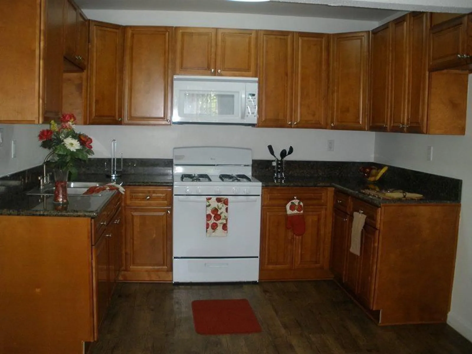 13210 Woodruff Ave 10