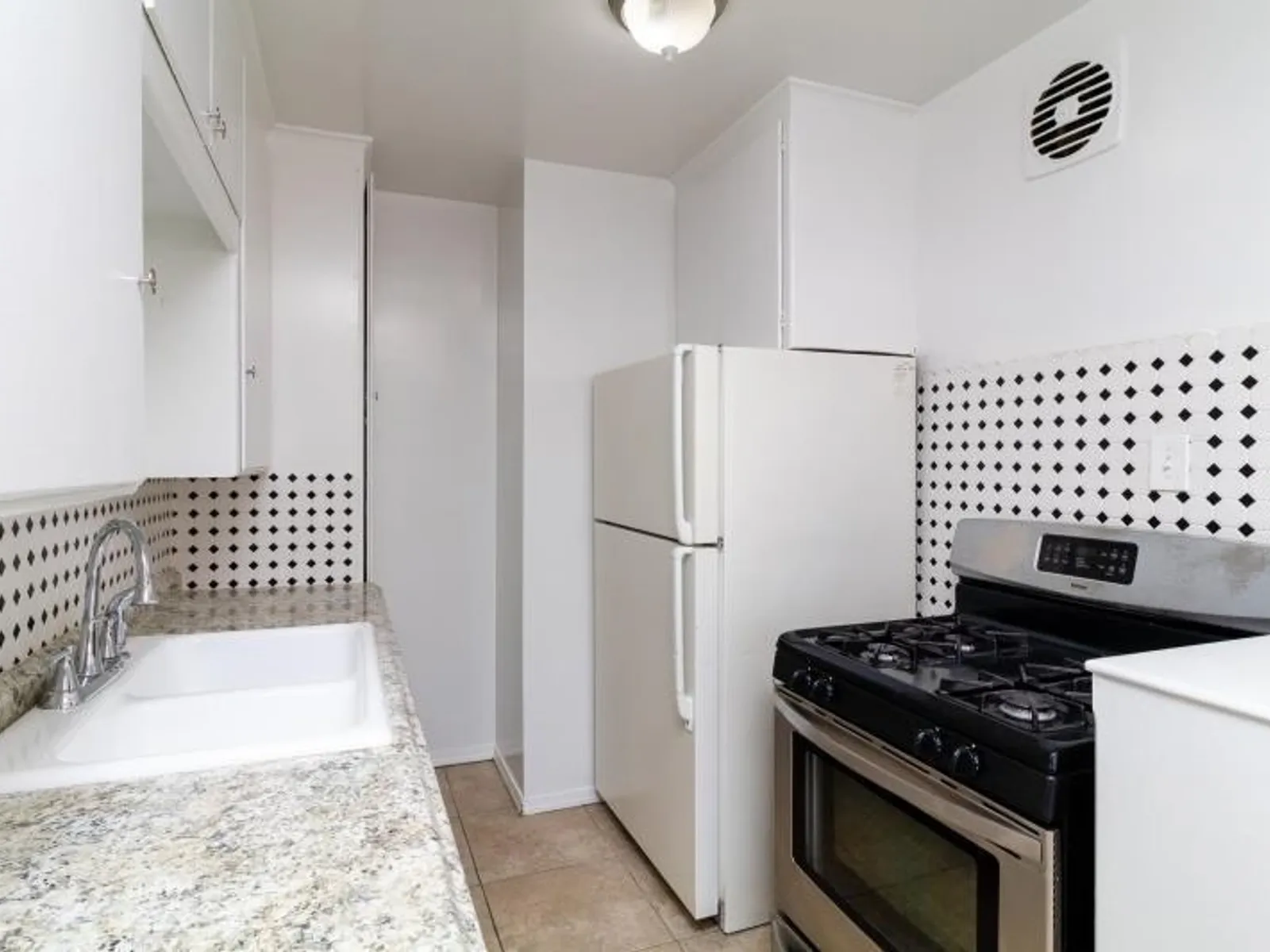 1712 E.1st Street 8