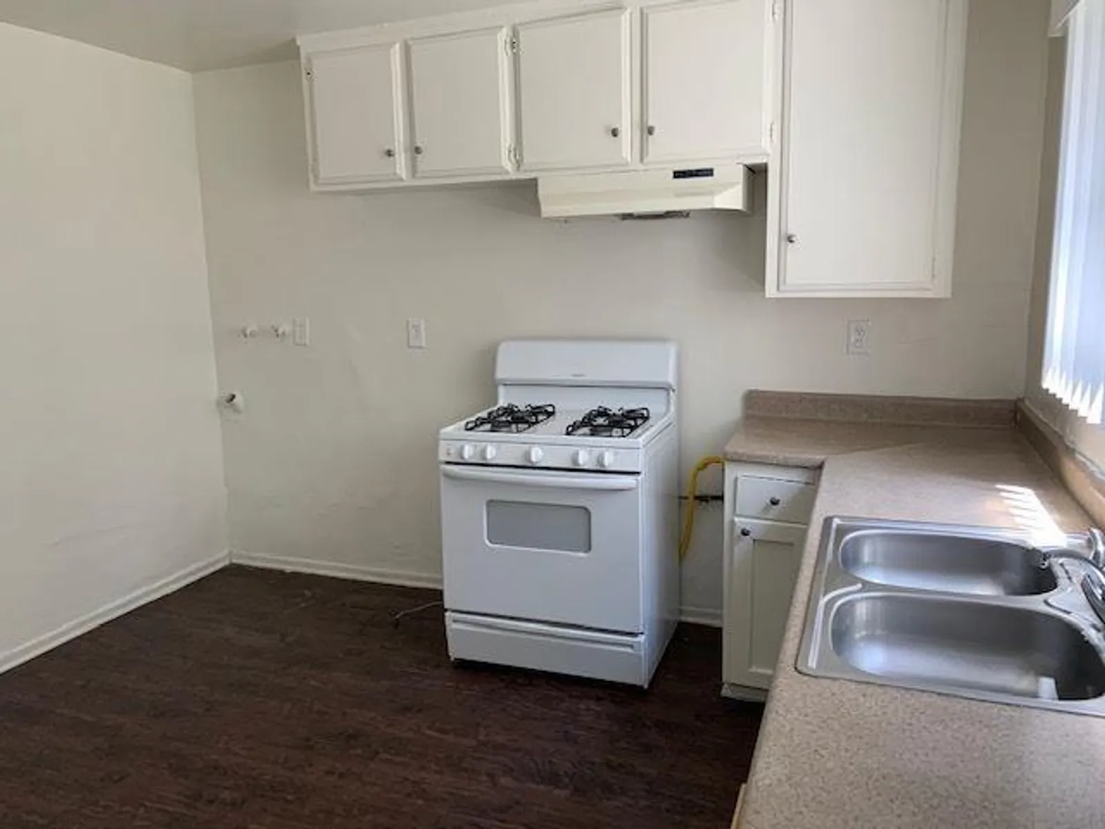 2283 Lewis Ave 1