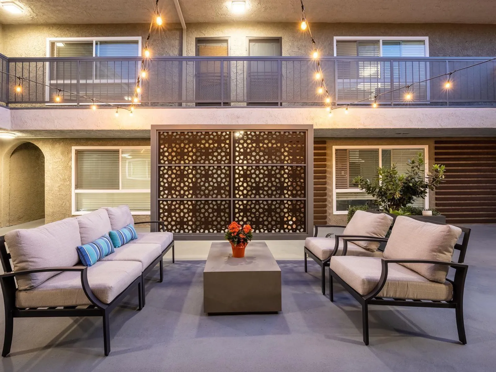 21240 S. Western Ave 6