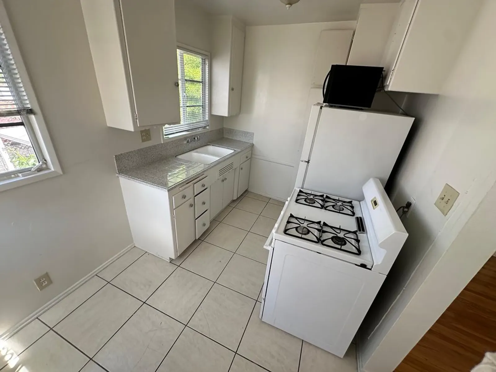 1214 South Orange Grove Ave 2