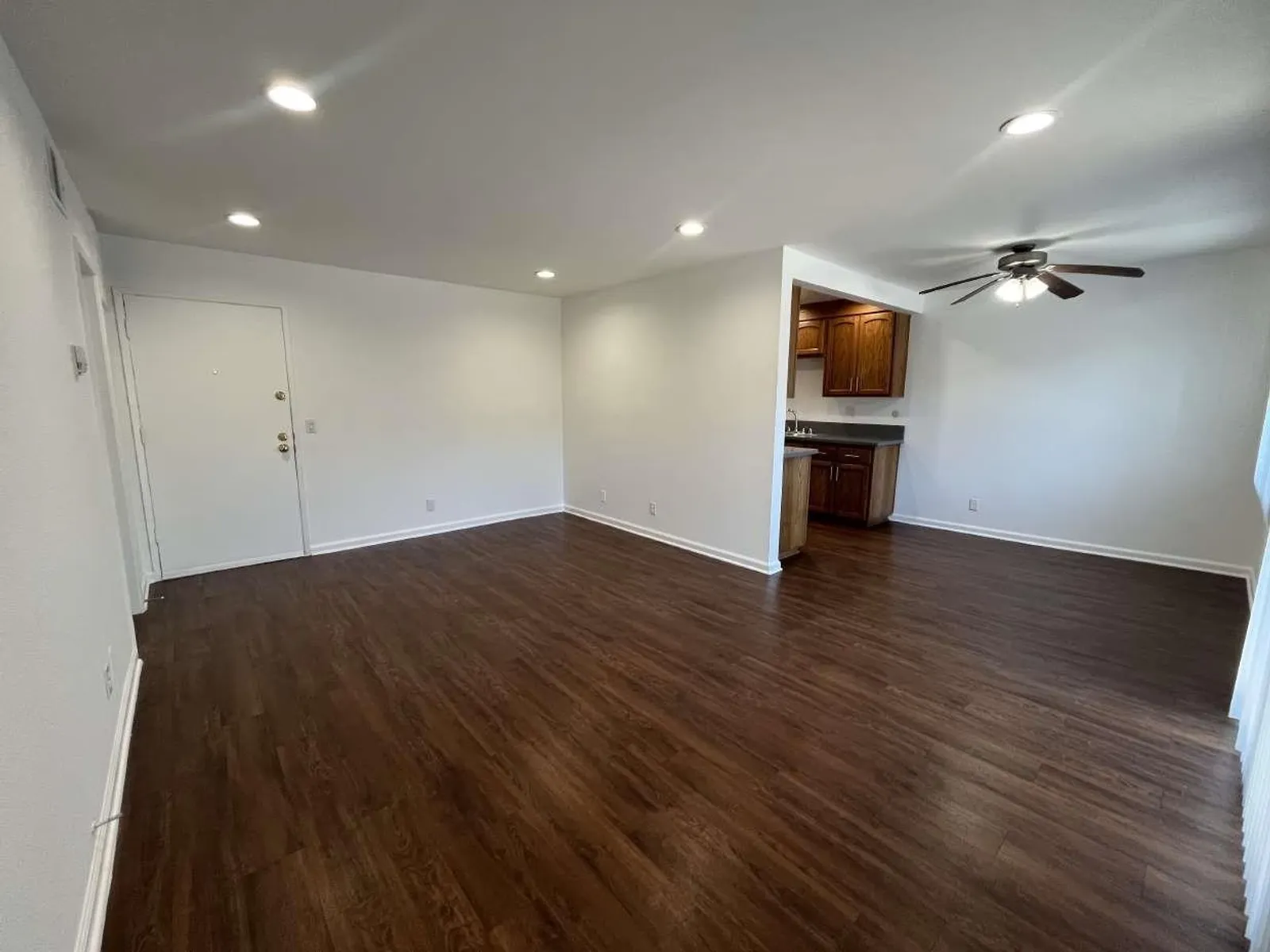 22035 Burbank Blvd 4