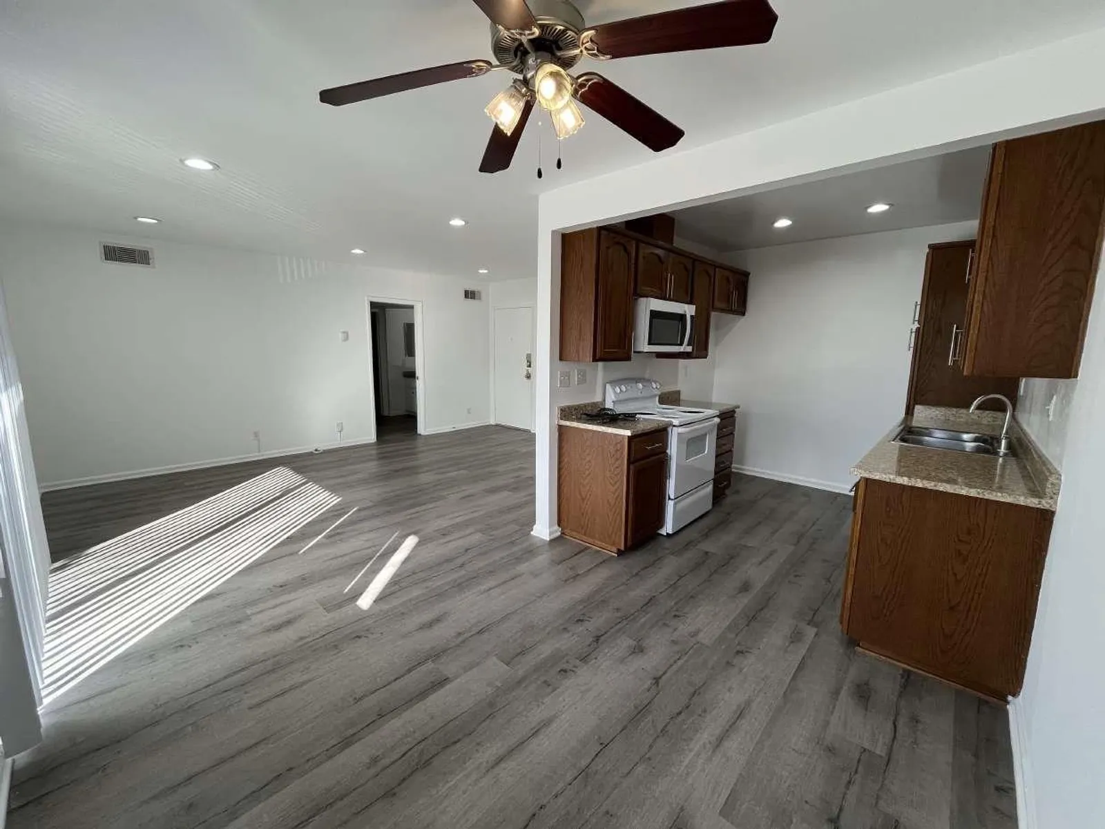 22035 Burbank Blvd 4