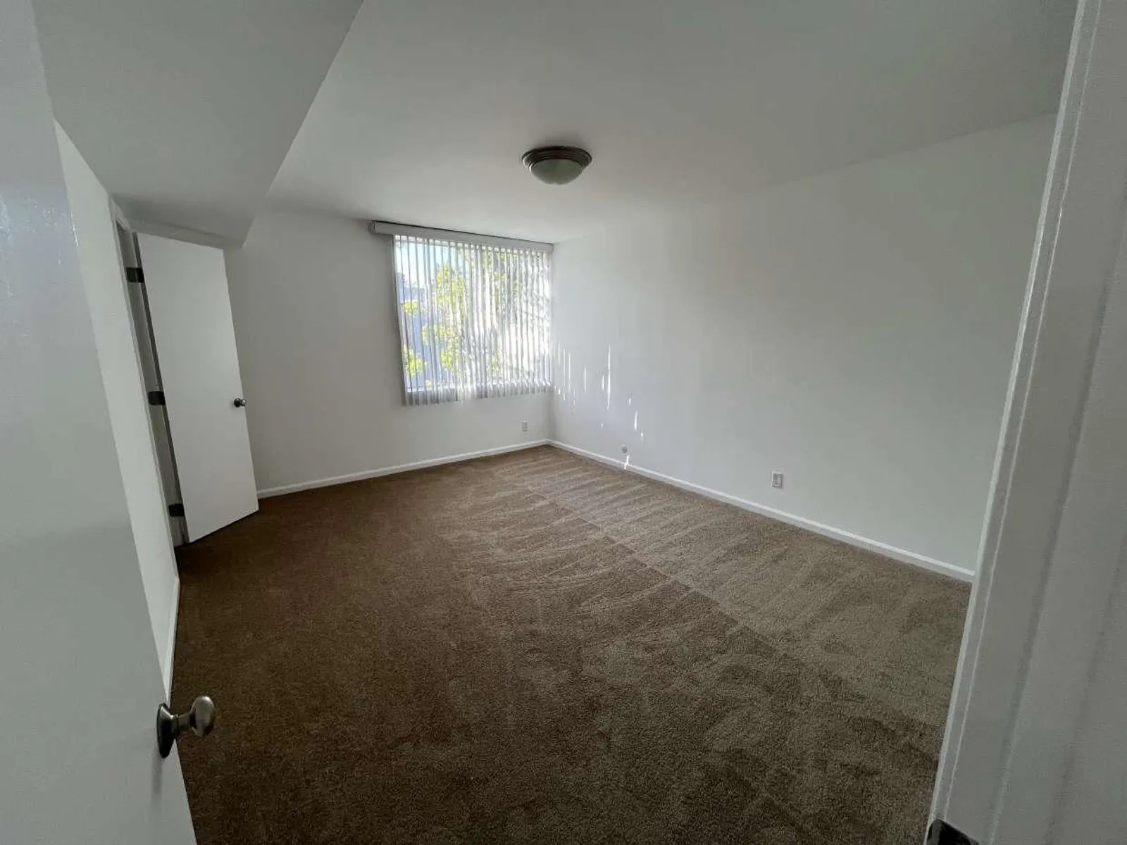 22035 Burbank Blvd 13