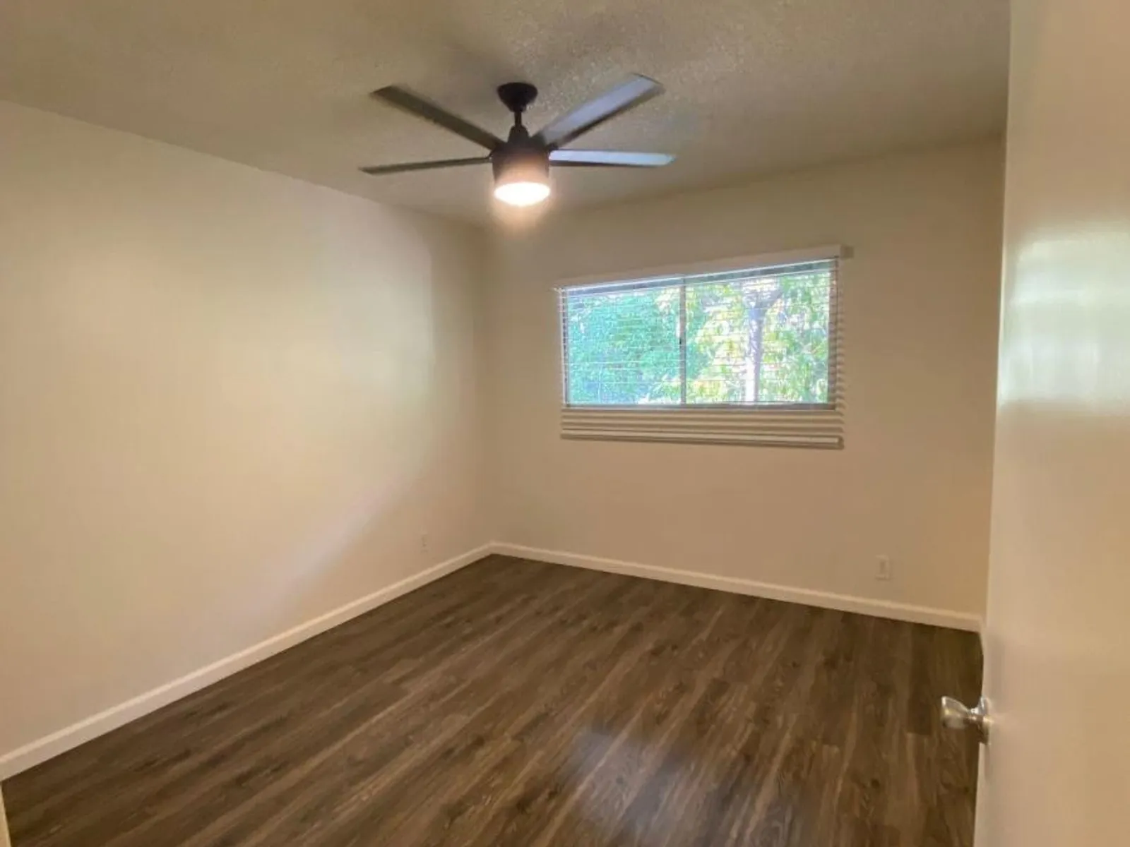 6434 Shirley Ave 5