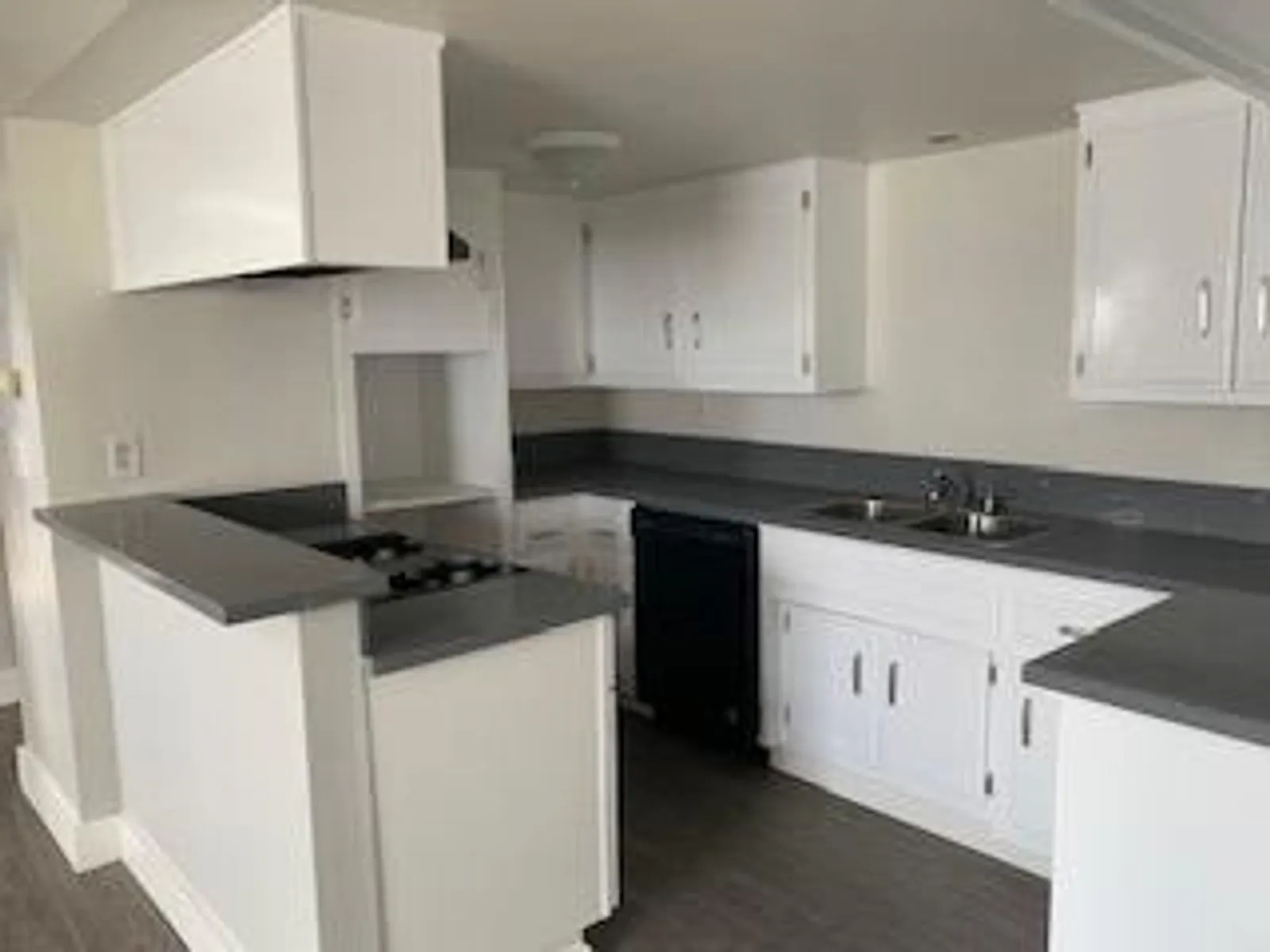 Apartment photo for 915 Paseo Grande, photo 2